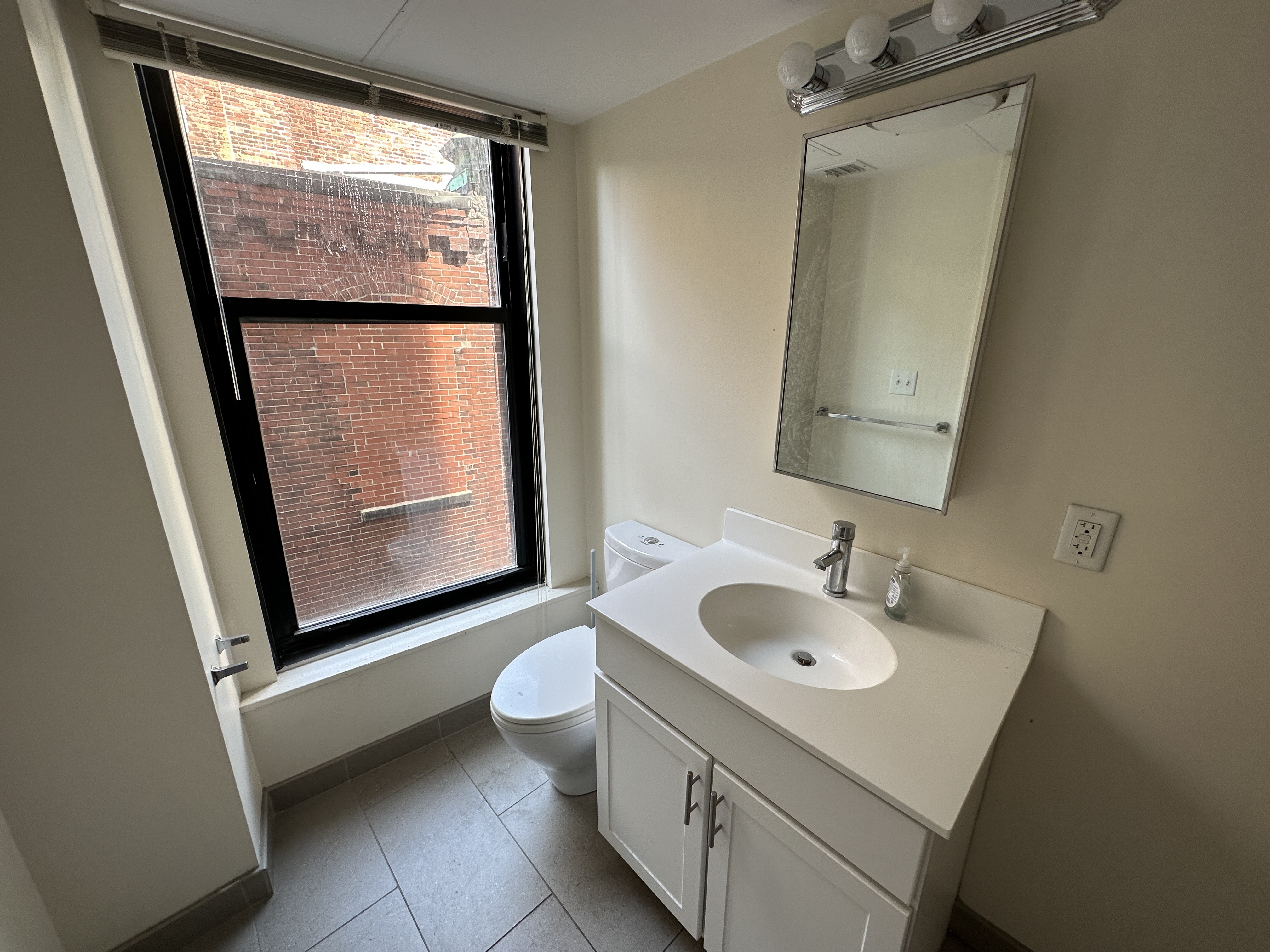 8 Winter St, Downtown