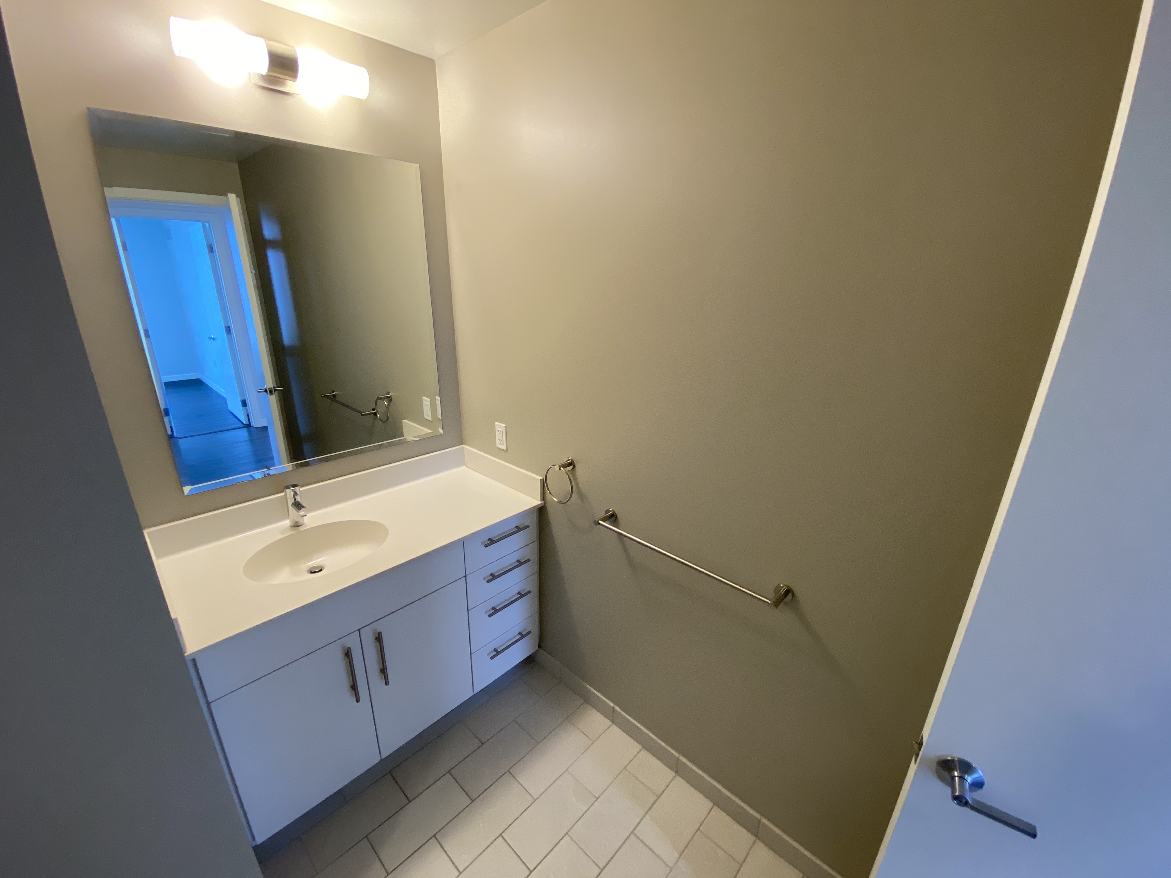 2 bed, 2 bath apartment for rent at 505 Congress St Unit 1806, Seaport District — photo 11 of 12