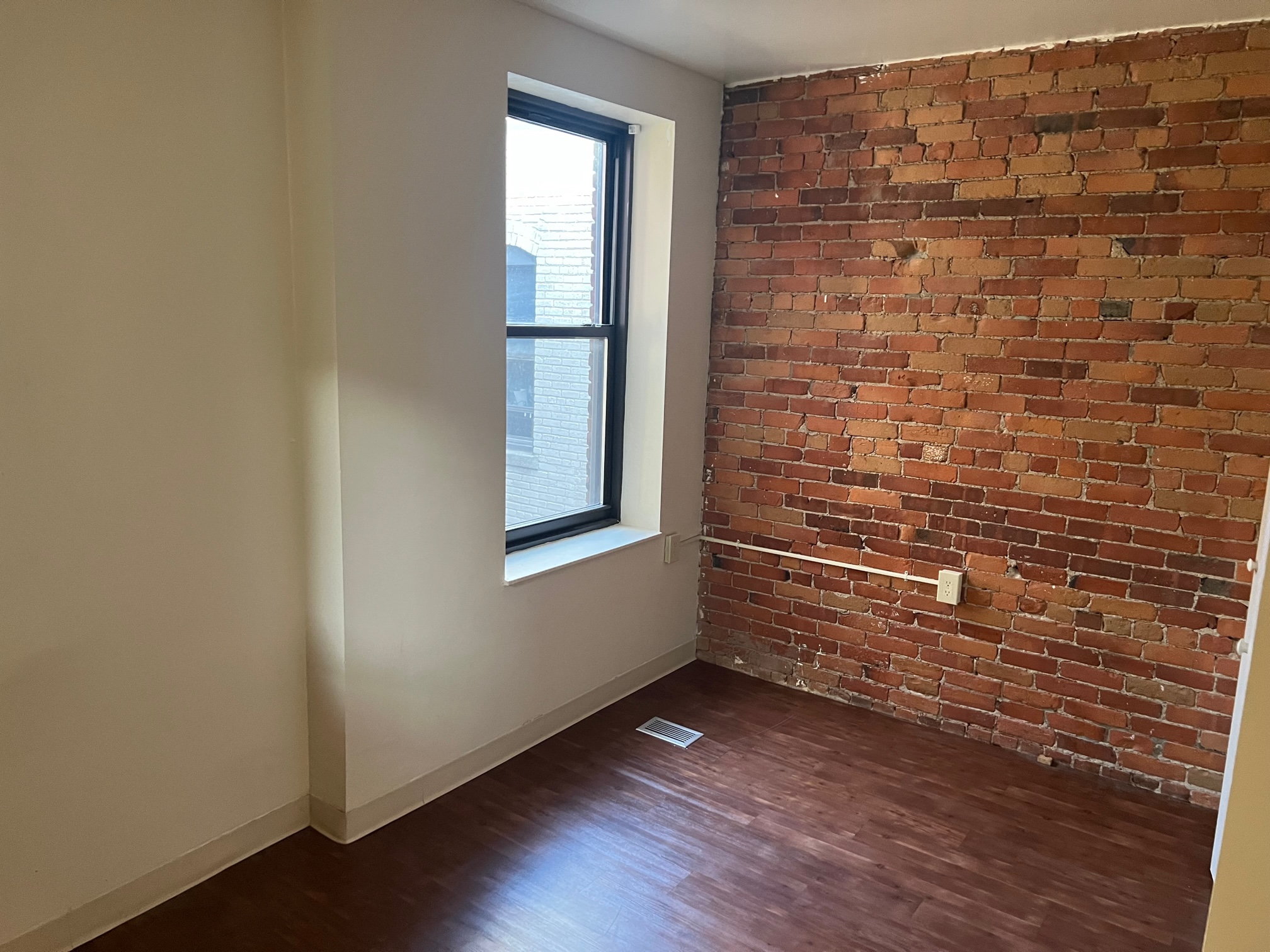 3 bed, 1.5 bath apartment for rent at 65 Westland Ave Unit 302, Fenway — photo 11 of 12