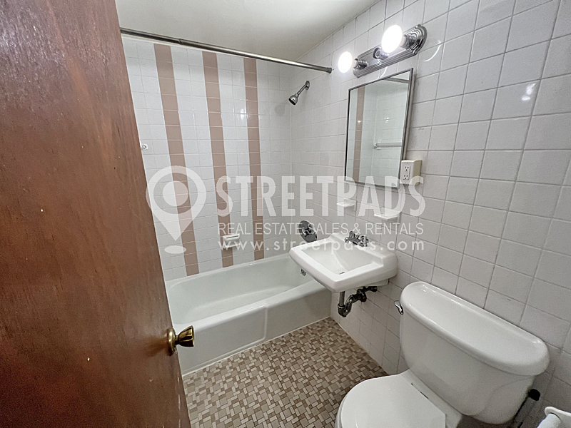 Studio bed, 1 bath apartment for rent at 62 South Huntington Ave Unit 11, Jamaica Plain — photo 3 of 9