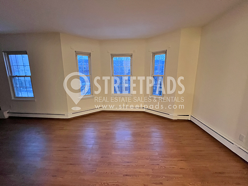 Studio bed, 1 bath apartment for rent at 62 South Huntington Ave Unit 11, Jamaica Plain — photo 5 of 9