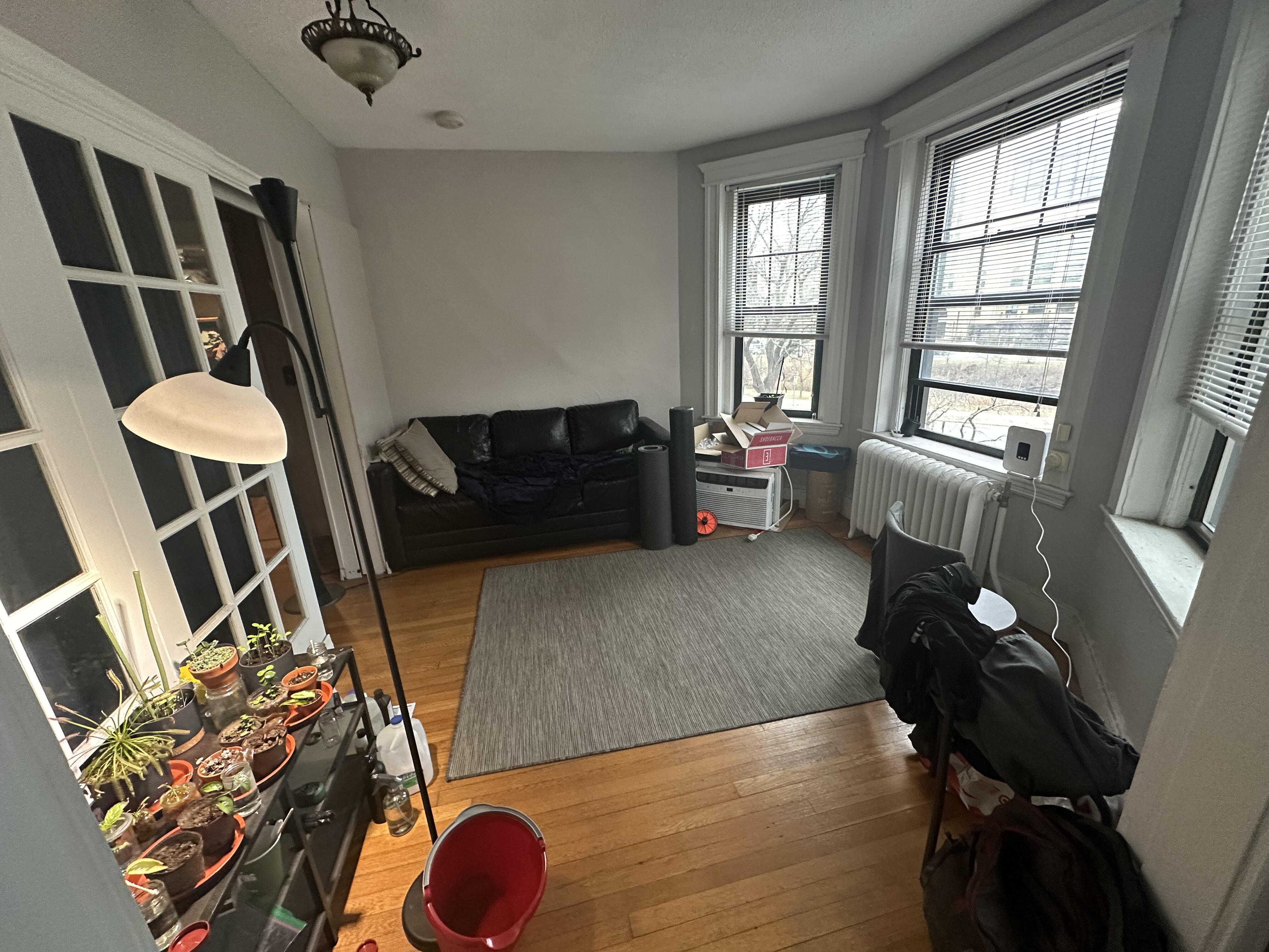 Studio bed, 1 bath apartment for rent at 120 Riverway Unit 10, Fenway