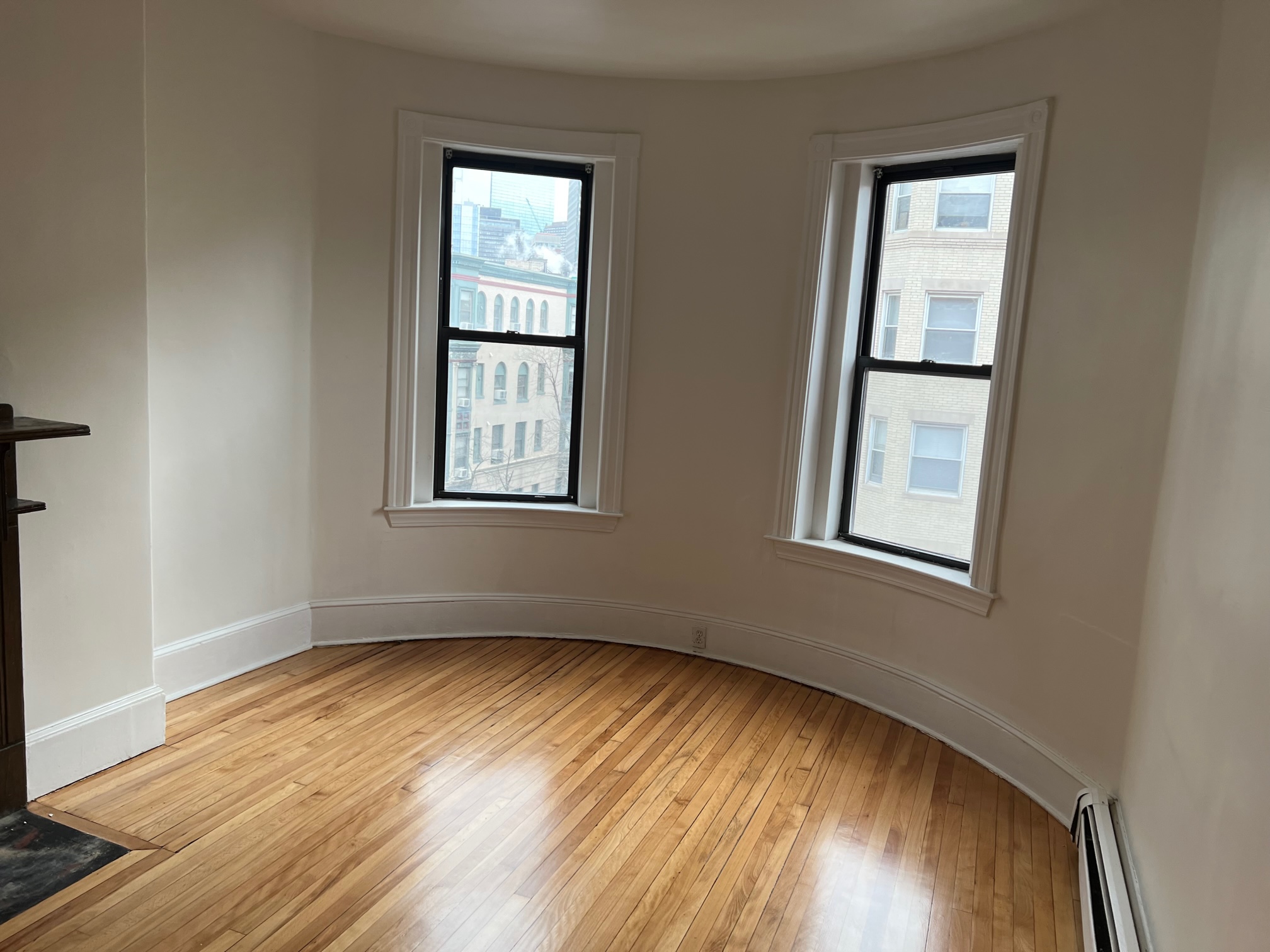 2 bed, 1 bath apartment for rent at 19 Hemenway St Unit 4, Fenway — photo 3 of 16