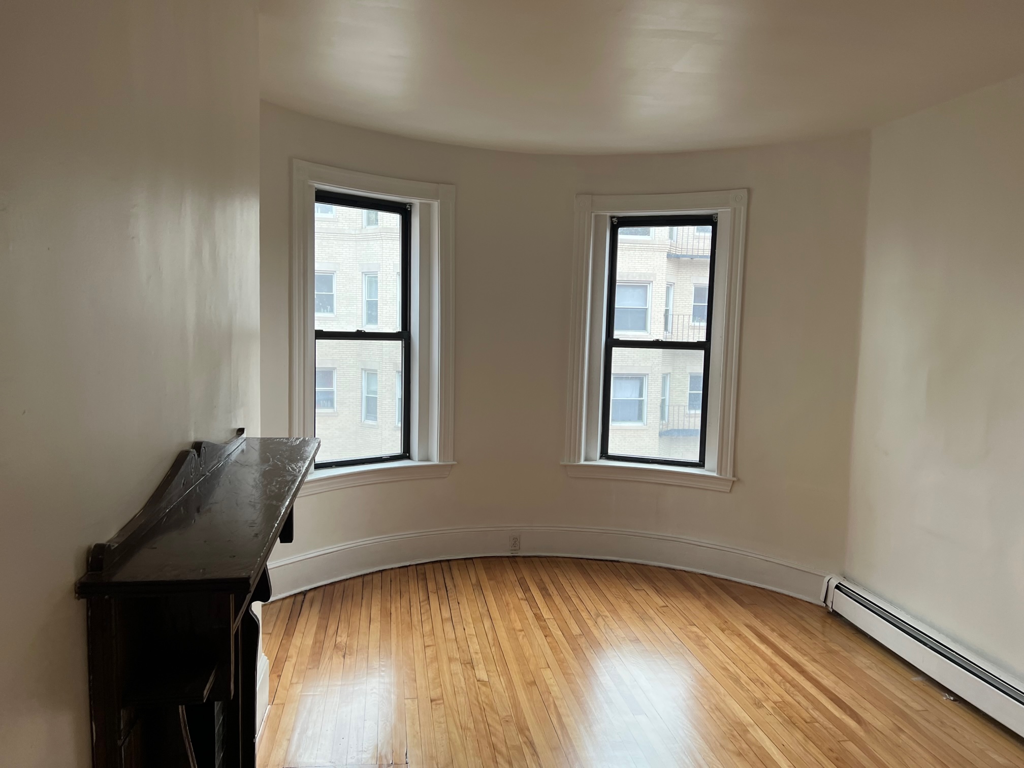2 bed, 1 bath apartment for rent at 19 Hemenway St Unit 4, Fenway — photo 4 of 16