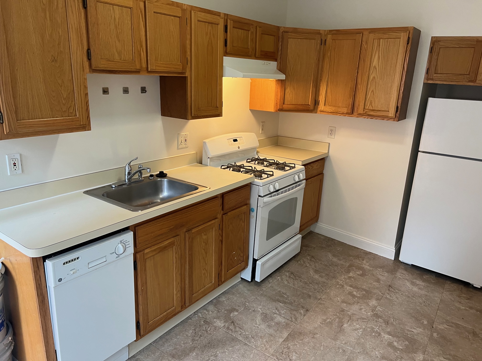 2 bed, 1 bath apartment for rent at 19 Hemenway St Unit 4, Fenway — photo 1 of 16