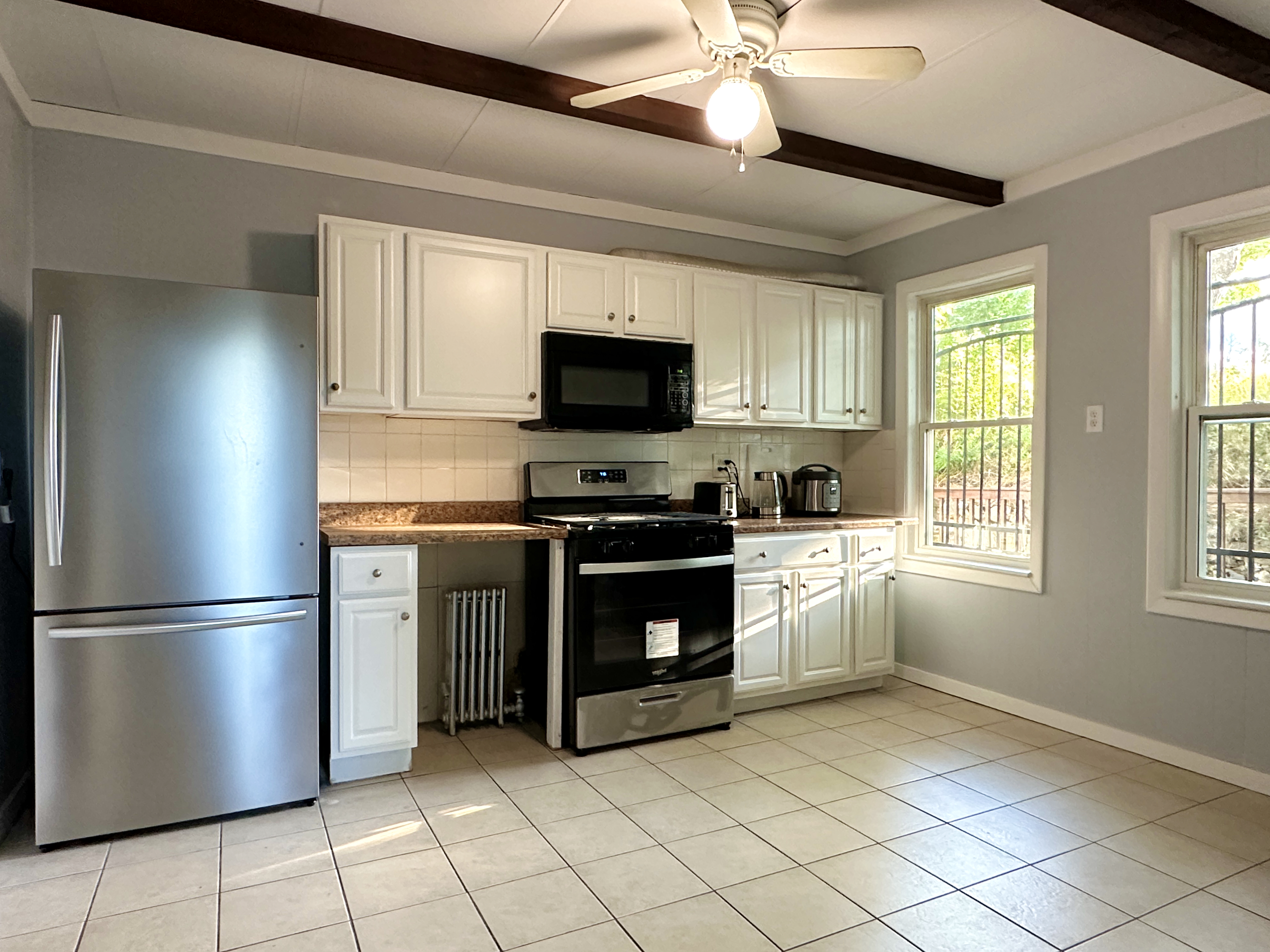 3 bed, 1 bath apartment for rent at 9 Kenilworth St Unit 1, Malden — photo 3 of 15