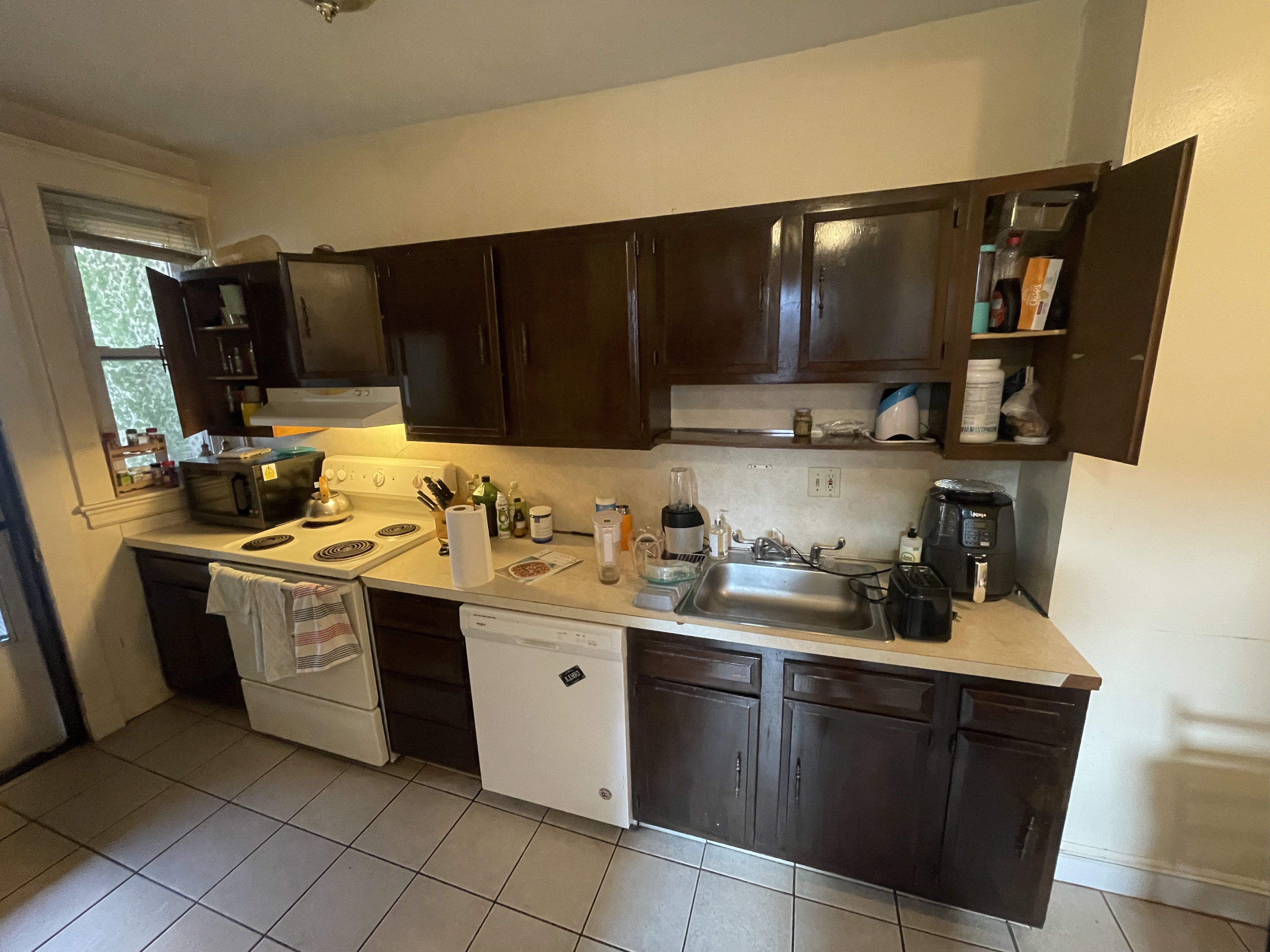 3 bed, 1 bath apartment for rent at 1363 Commonwealth Ave Unit 5, Allston — photo 5 of 7