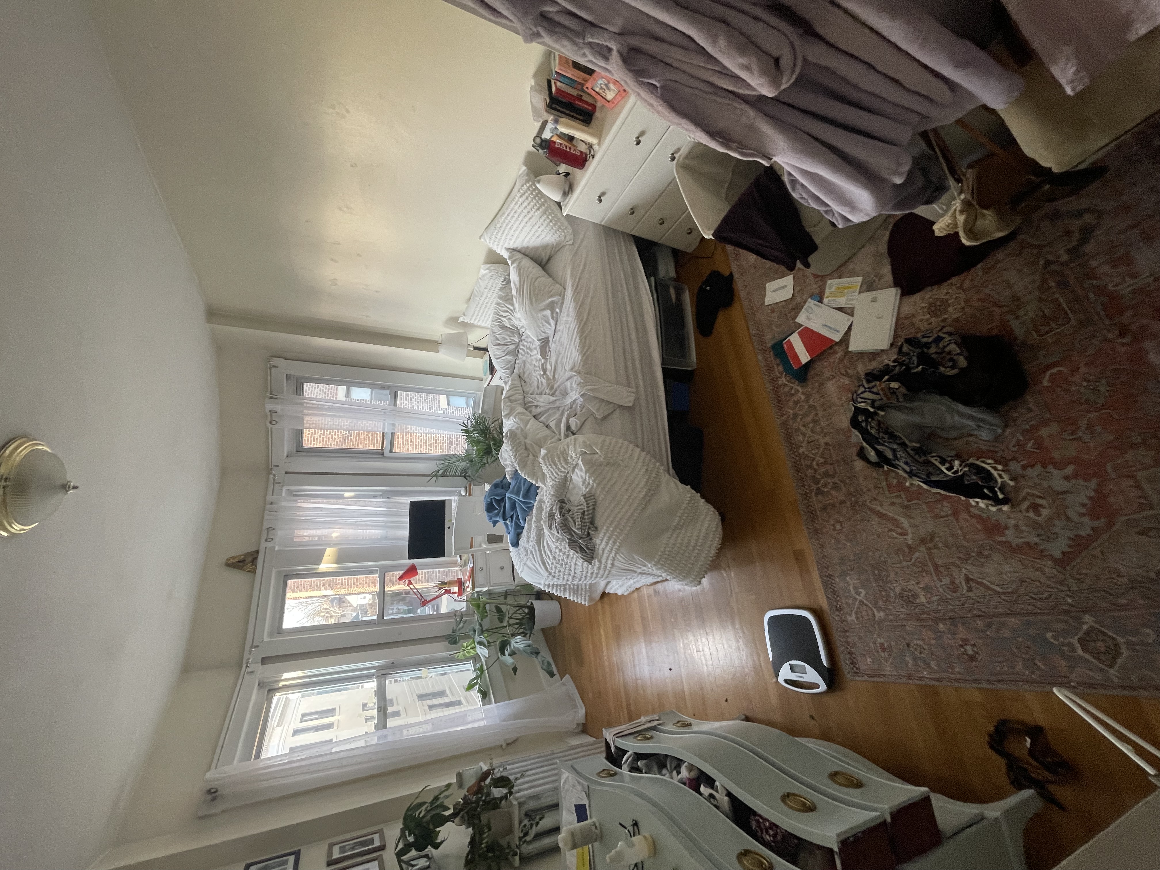 3 bed, 1 bath apartment for rent at 1363 Commonwealth Ave Unit 5, Allston — photo 1 of 7