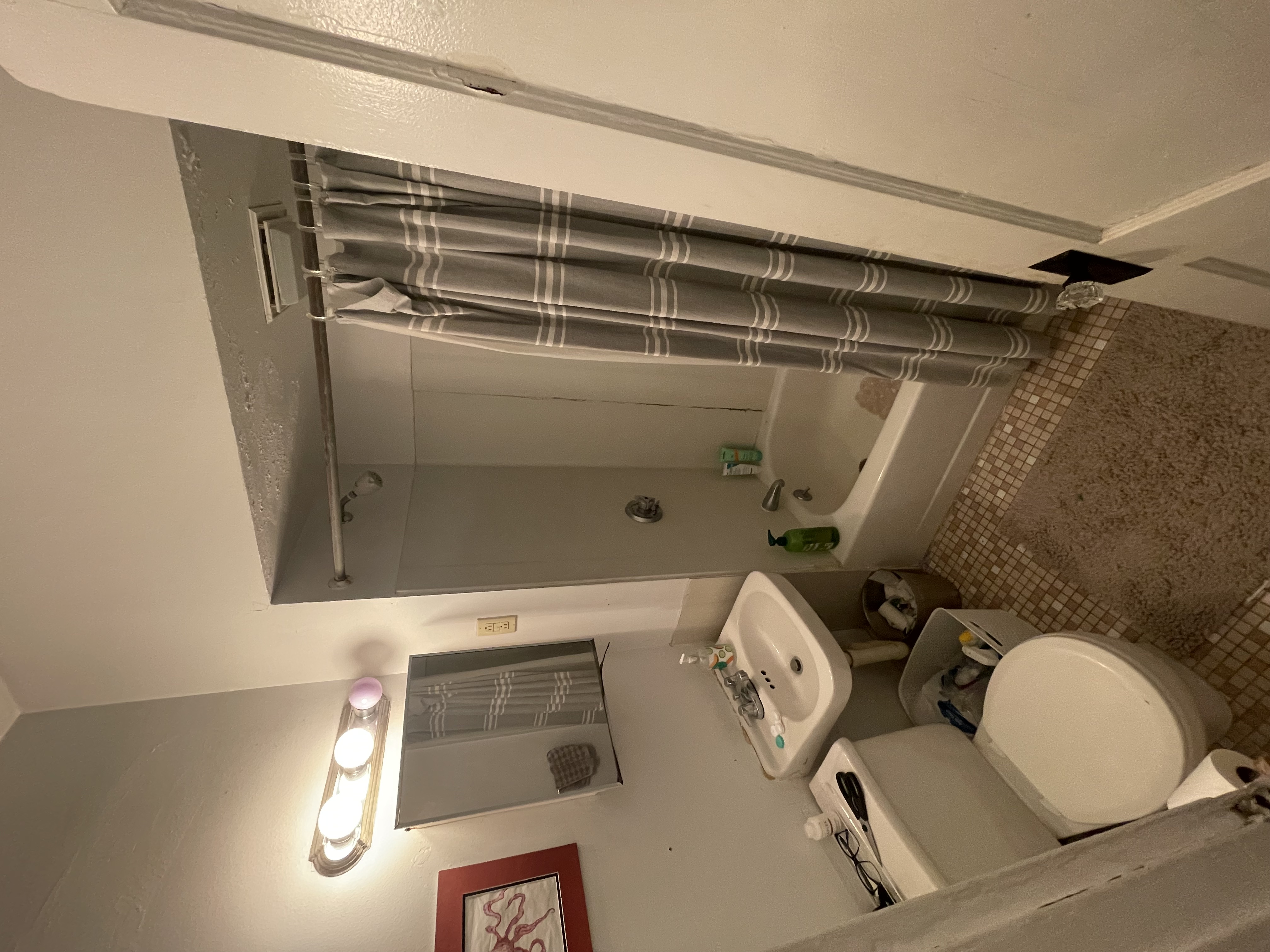 3 bed, 1 bath apartment for rent at 1363 Commonwealth Ave Unit 5, Allston — photo 6 of 7