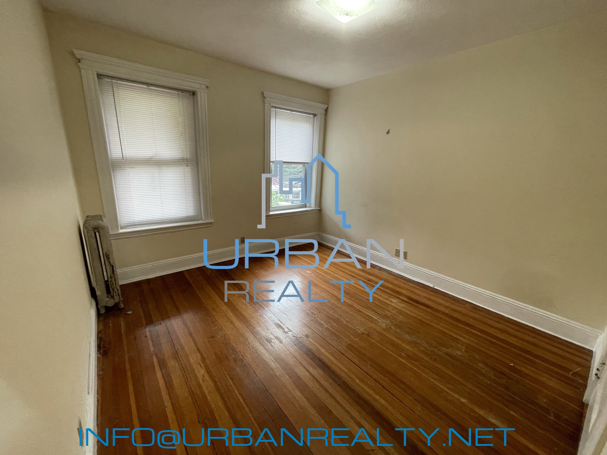 3 bed, 2 bath apartment for rent at 24 Strathmore Rd Unit 3, Washington Square — photo 3 of 8