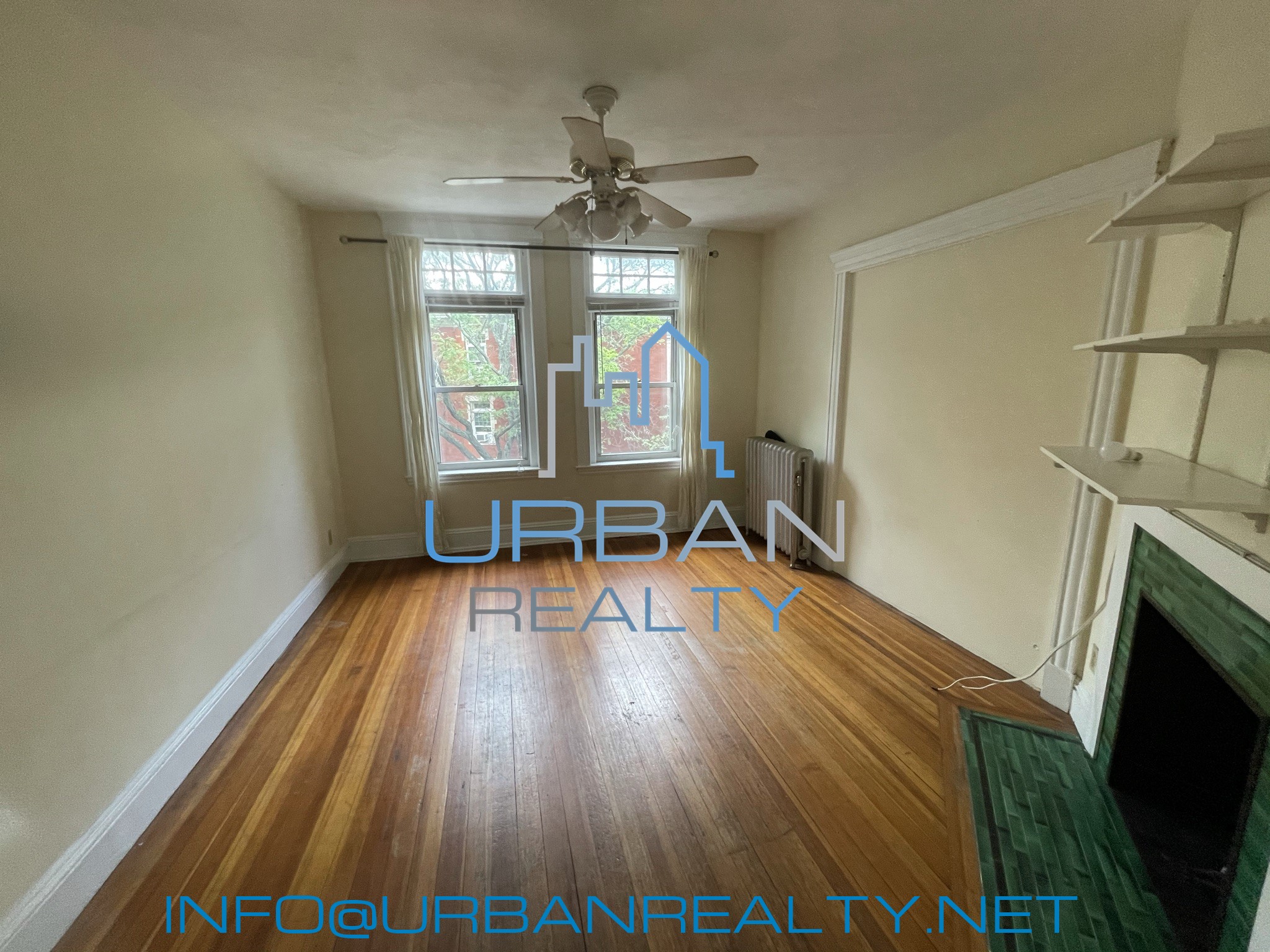 3 bed, 2 bath apartment for rent at 24 Strathmore Rd Unit 3, Washington Square — photo 5 of 8