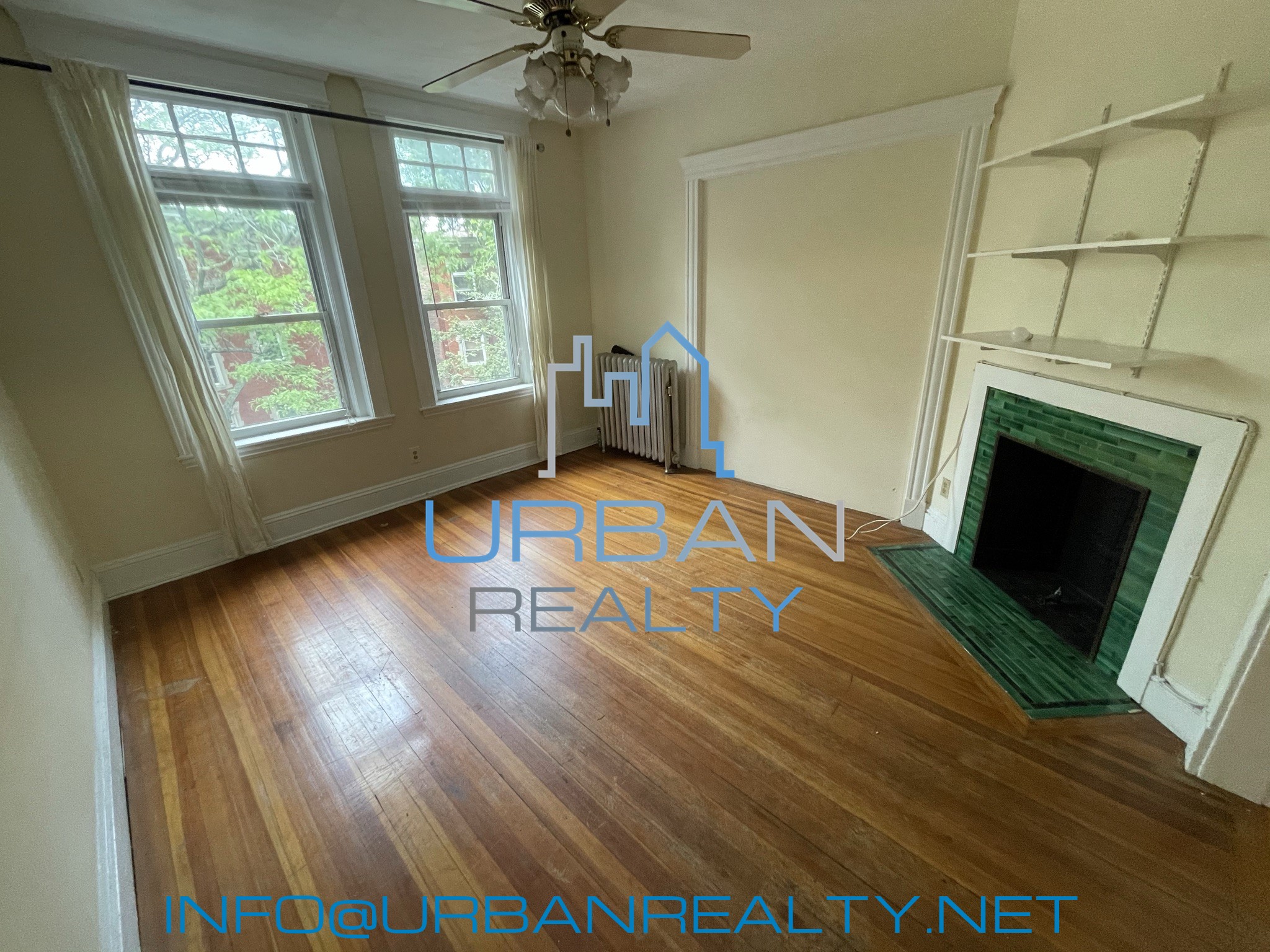 3 bed, 2 bath apartment for rent at 24 Strathmore Rd Unit 3, Washington Square — photo 6 of 8