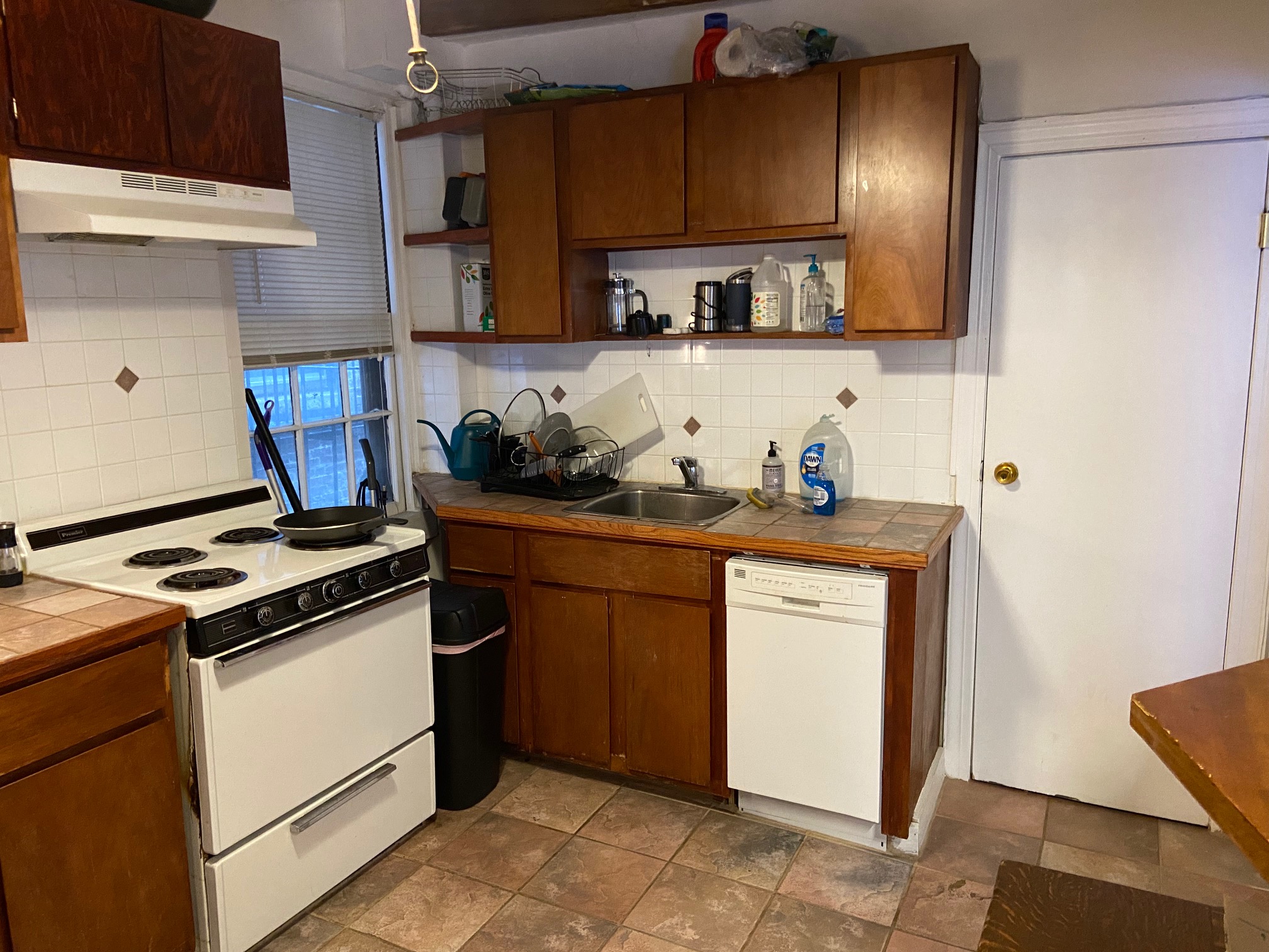 2 bed, 1 bath apartment for rent at 23 Irving St Unit 8, Beacon Hill — photo 2 of 8