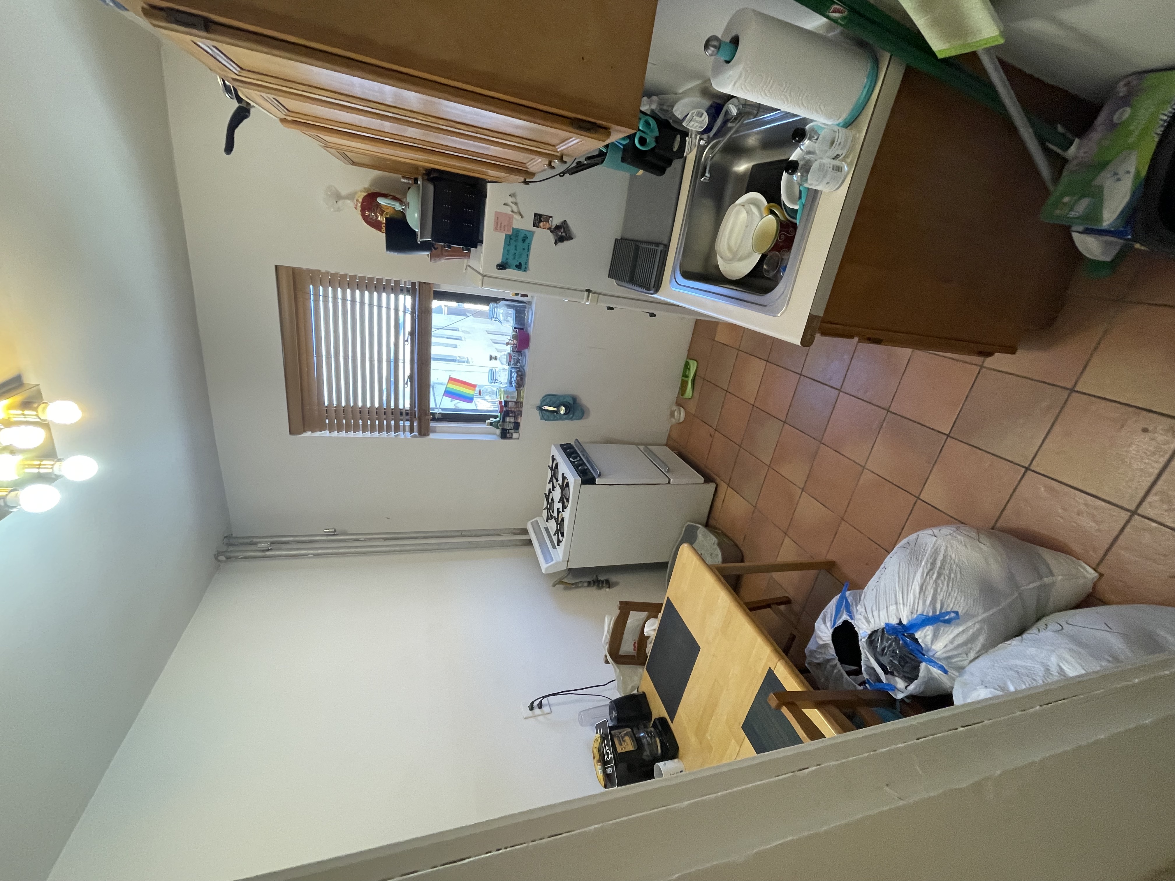 Studio bed, 1 bath apartment for rent at 31 Saint Lukes Rd Unit 17, Allston — photo 3 of 6