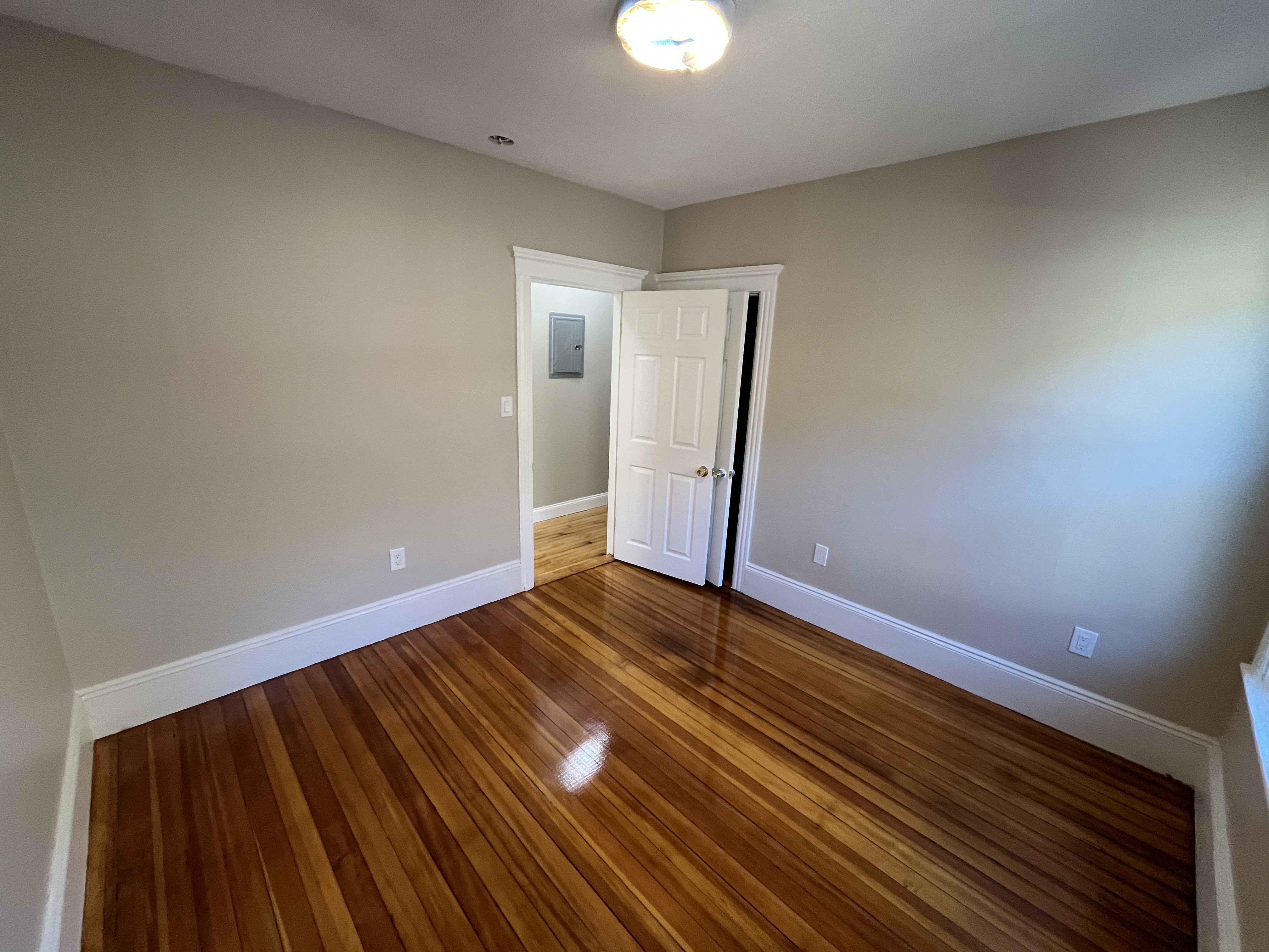 28 Emerald St, Medford