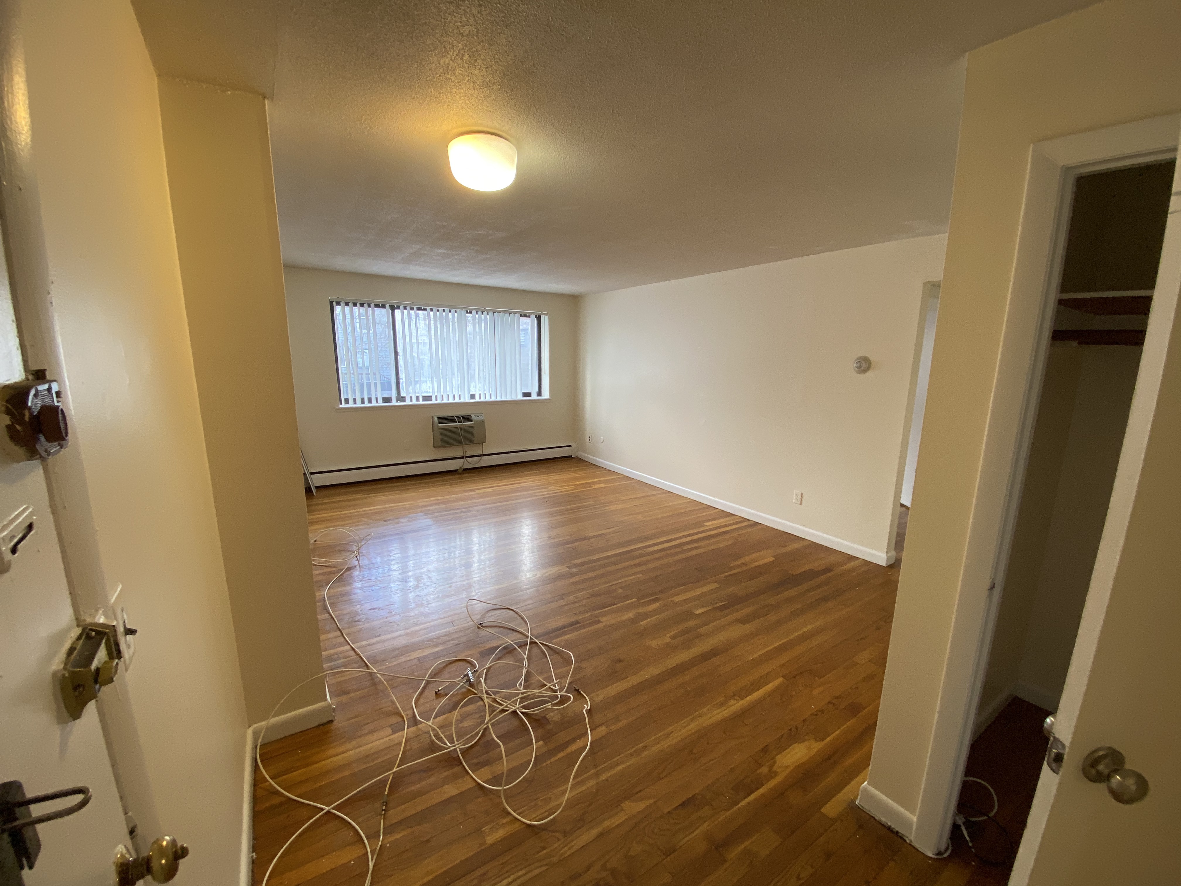 2 bed, 1 bath apartment for rent at 122 Dustin St Unit 14, Brighton — photo 2 of 9