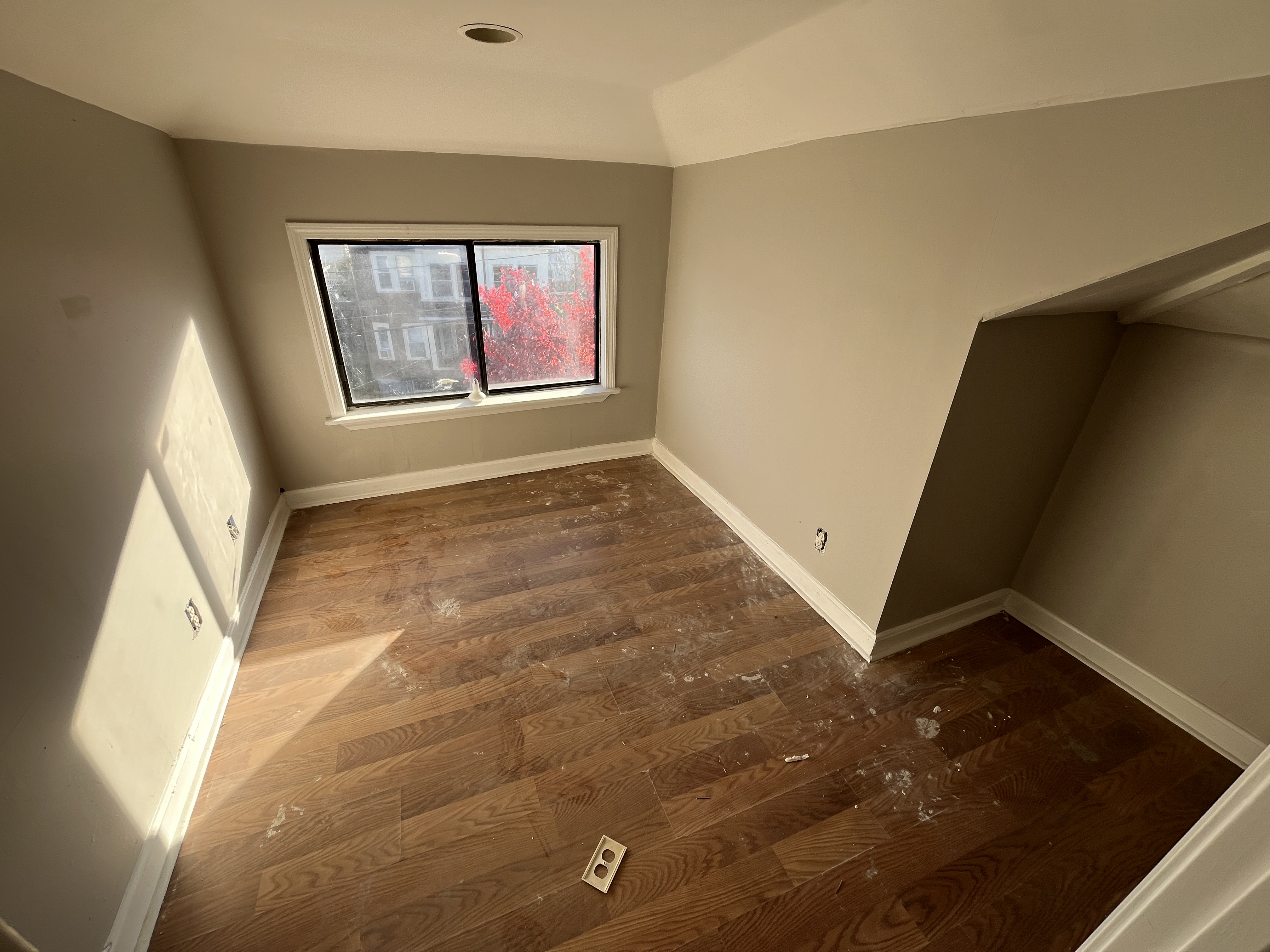 28 Emerald St, Medford