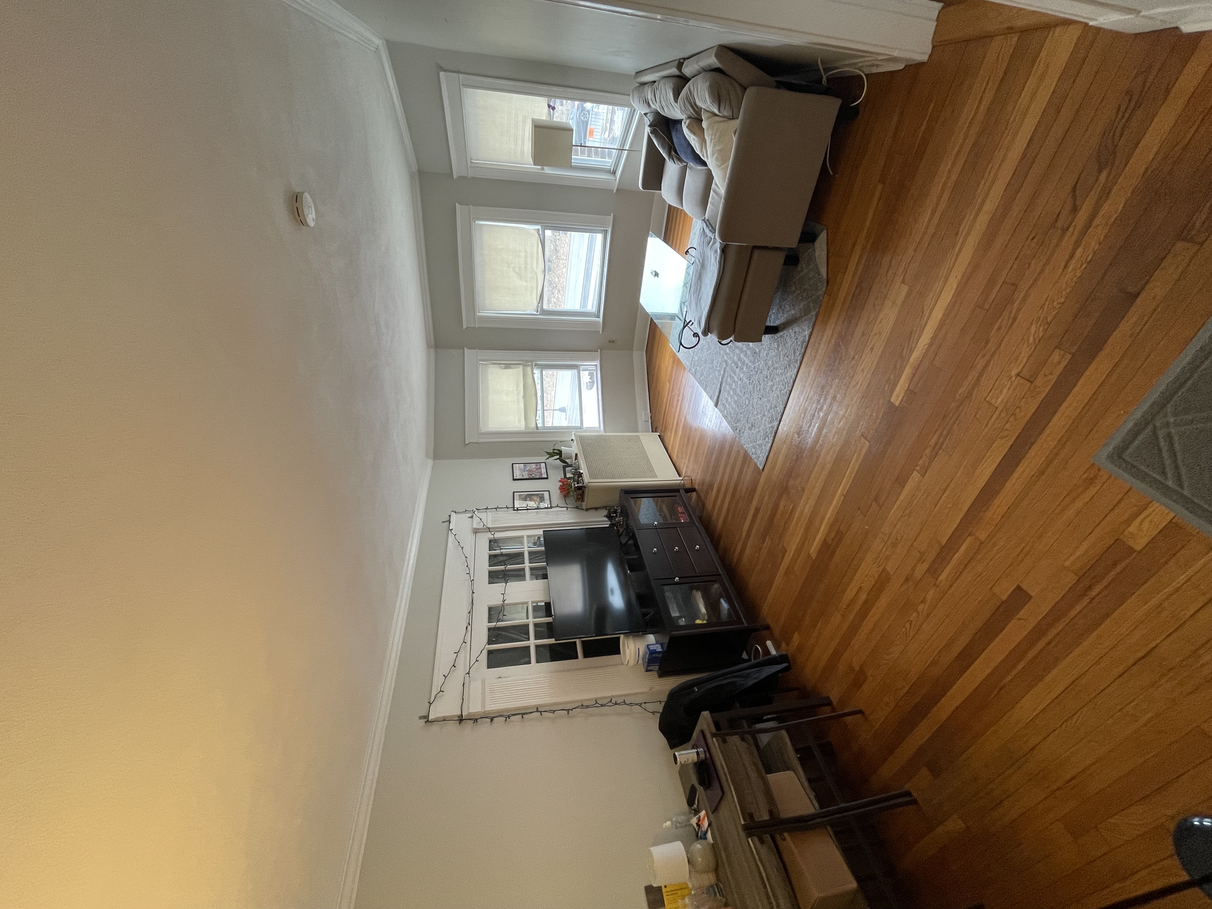 4 bed, 2 bath apartment for rent at 1504 Commonwealth Ave Unit 3, Brighton — photo 1 of 12