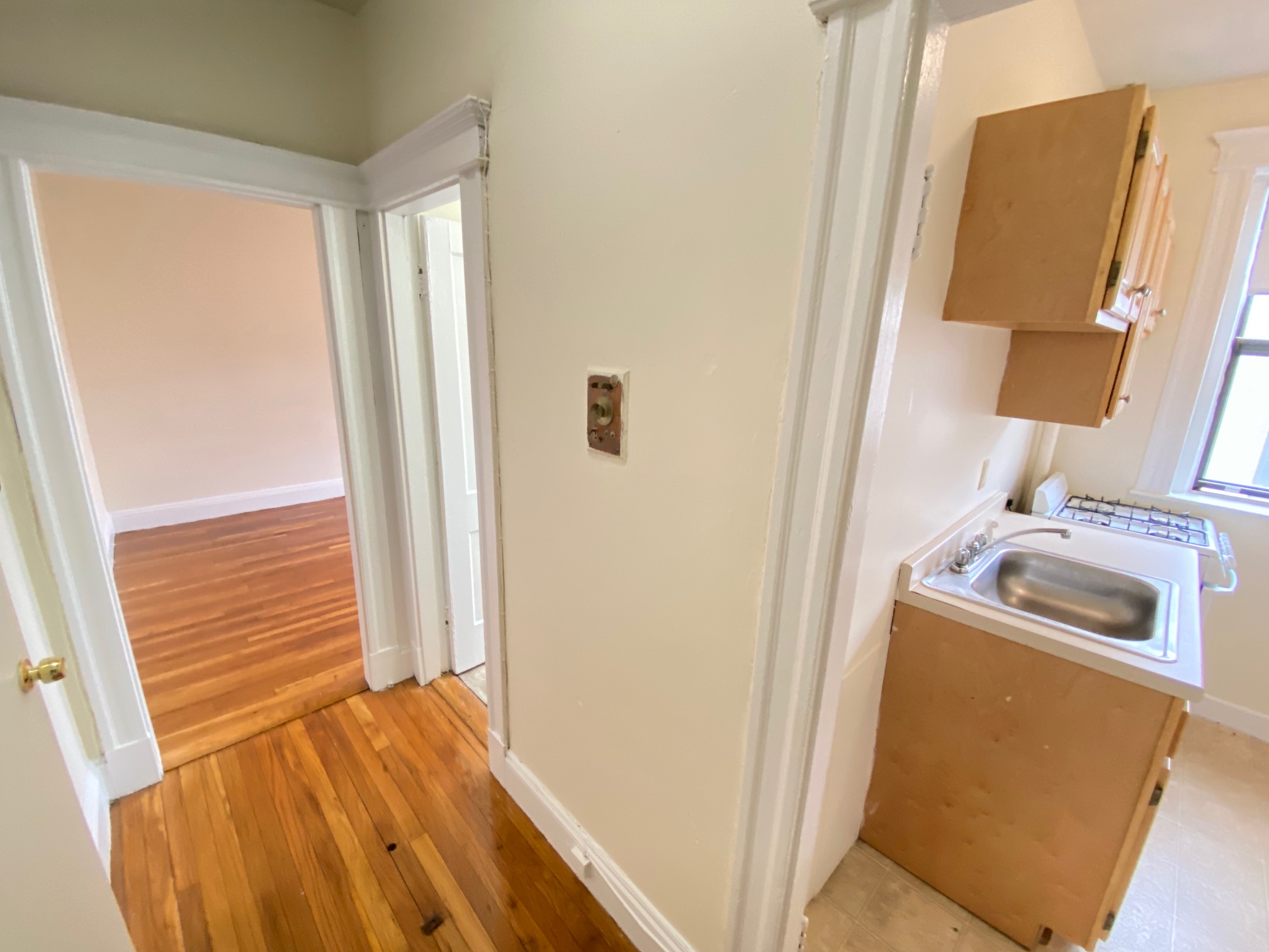 1 bed, 1 bath apartment for rent at 63 Woodstock Ave Unit 8, Brighton — photo 6 of 6