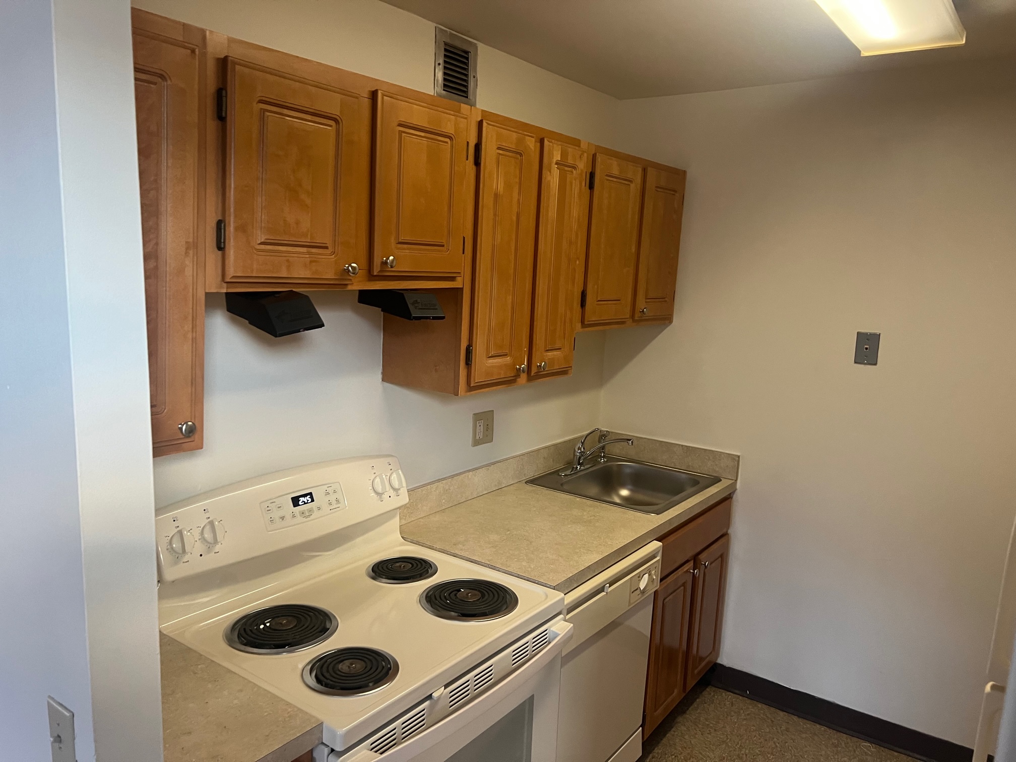 2 bed, 1 bath apartment for rent at 72 Westland Ave Unit 505, Fenway — photo 1 of 10