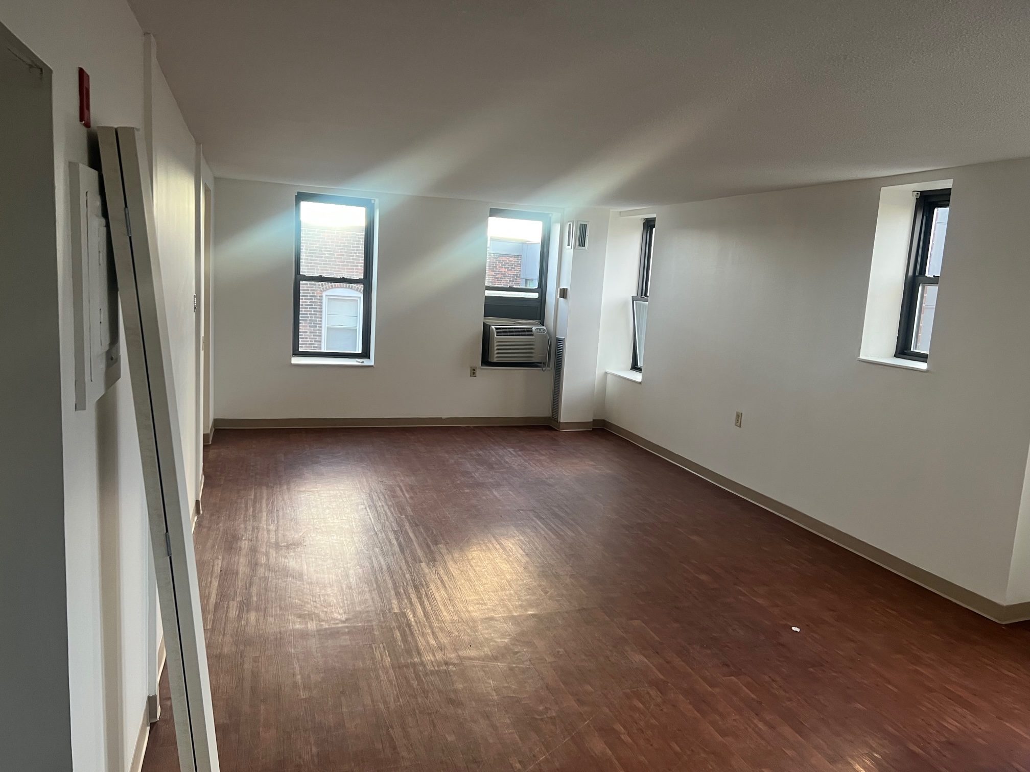 2 bed, 1 bath apartment for rent at 72 Westland Ave Unit 505, Fenway — photo 3 of 10