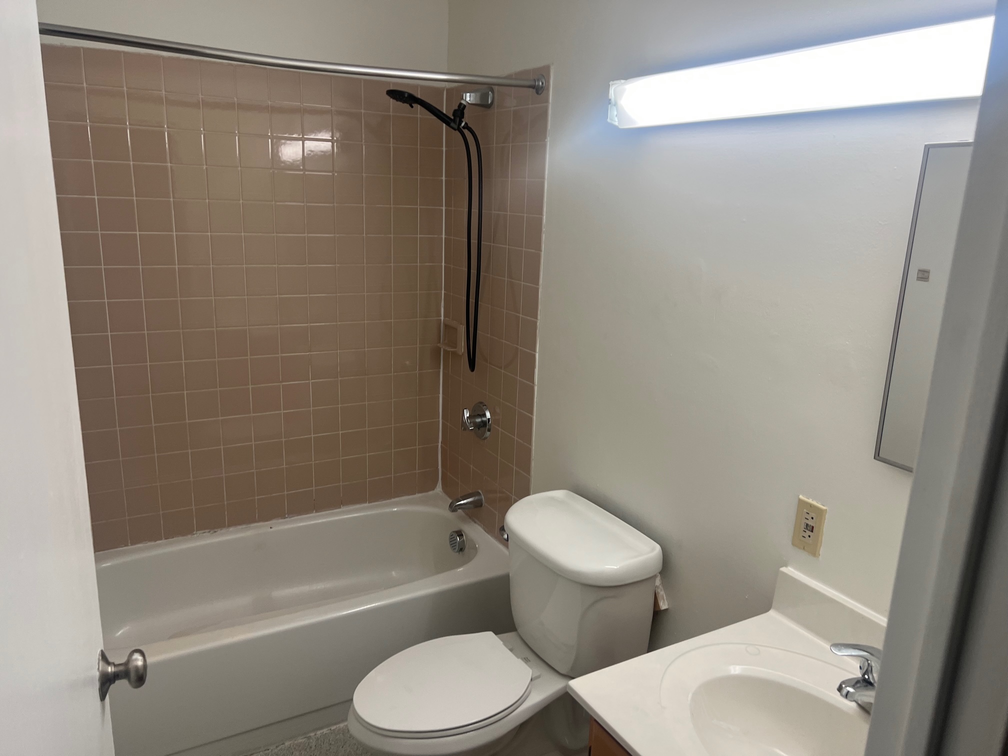 2 bed, 1 bath apartment for rent at 72 Westland Ave Unit 505, Fenway — photo 5 of 10