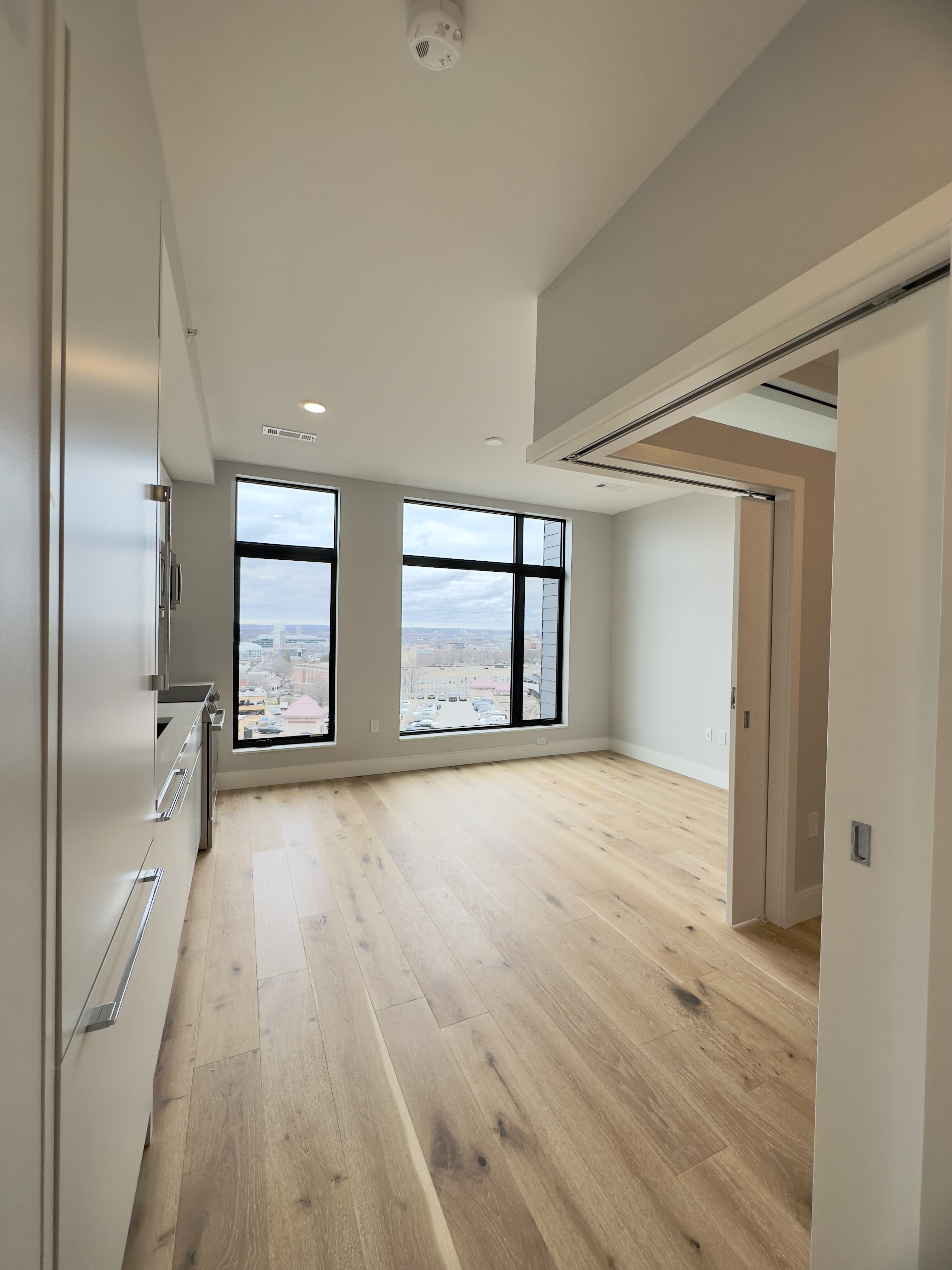 Studio bed, 1 bath apartment for rent at 191 Washington St Unit 711, Brighton — photo 4 of 8