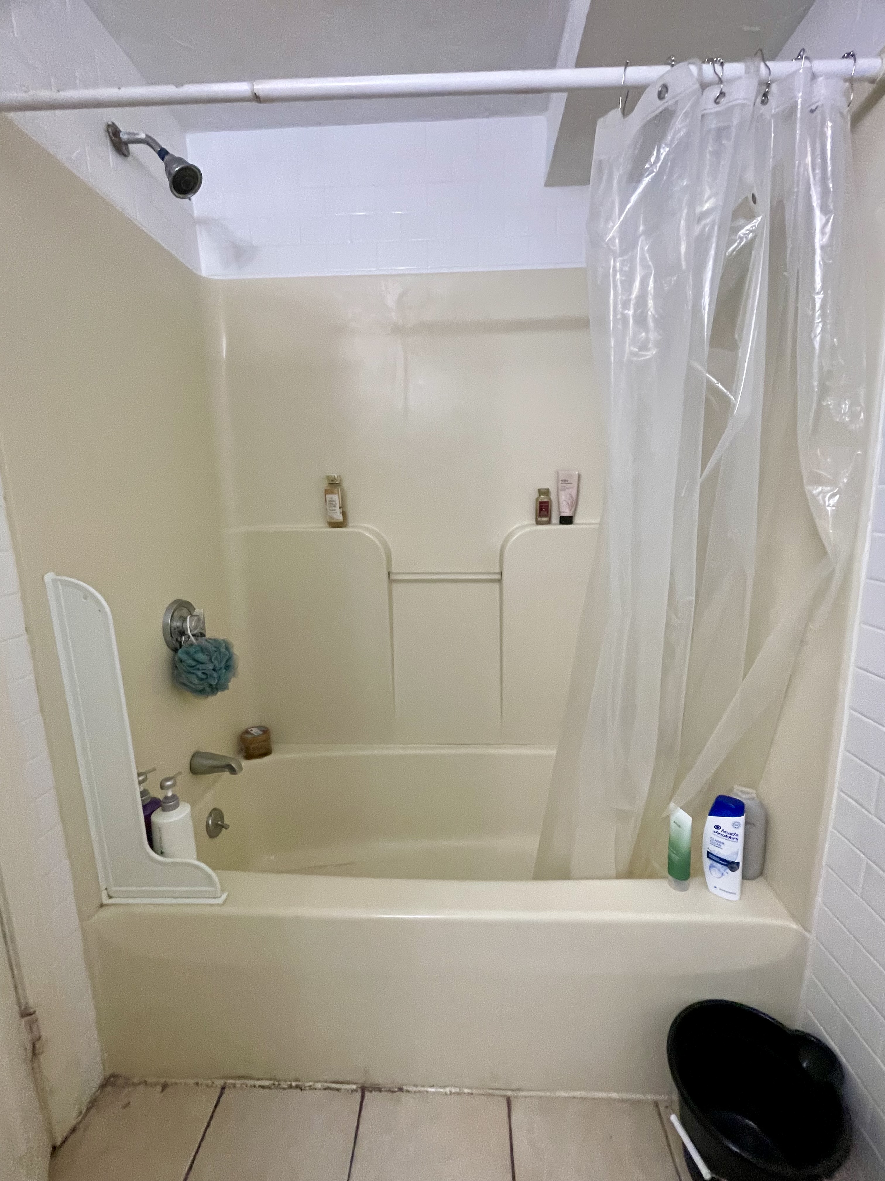 24 Lawn St, Mission Hill