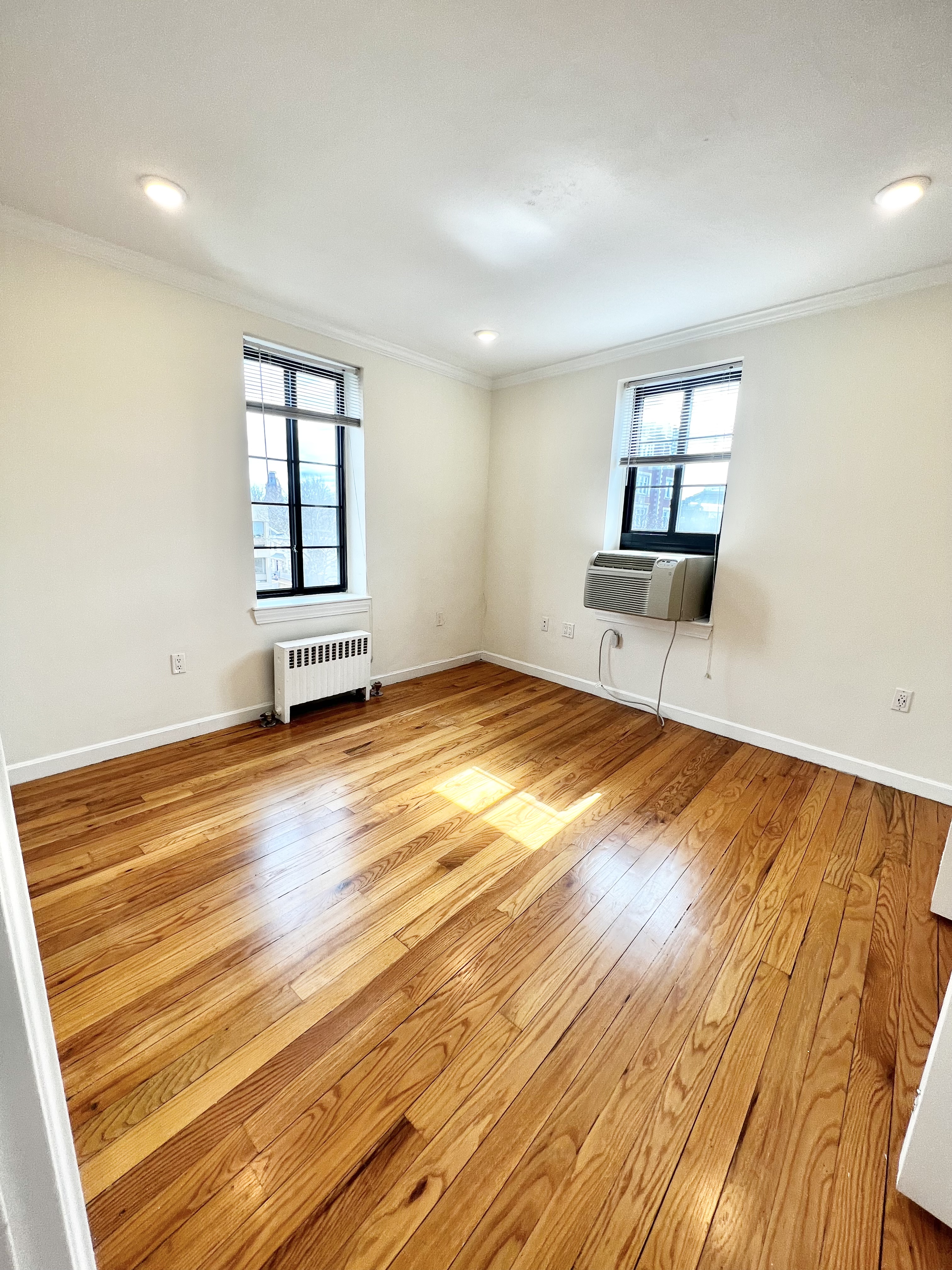 2 bed, 1 bath apartment for rent at 56 Brattle St Unit 602, Harvard Square — photo 12 of 13