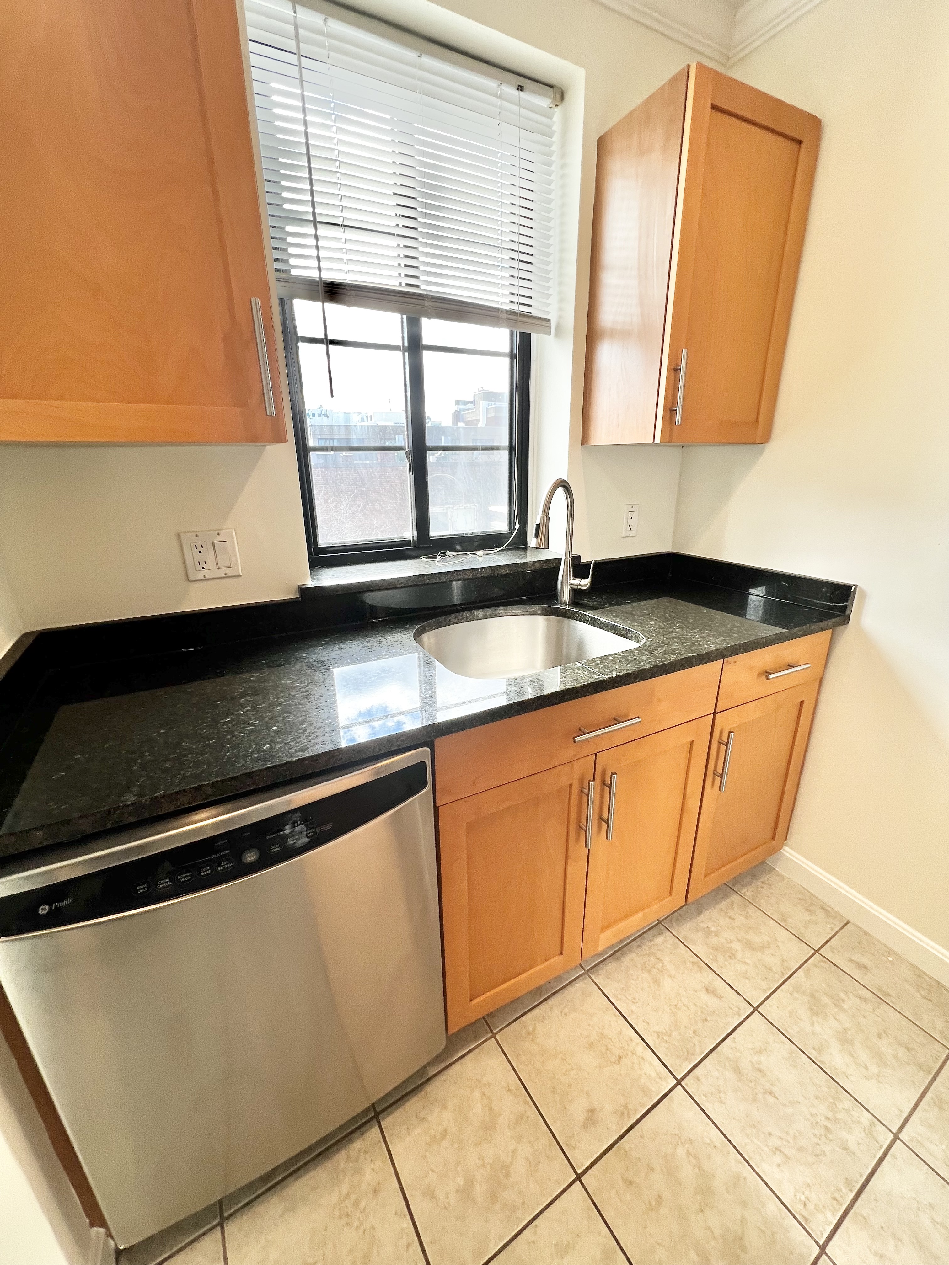 2 bed, 1 bath apartment for rent at 56 Brattle St Unit 602, Harvard Square — photo 2 of 13