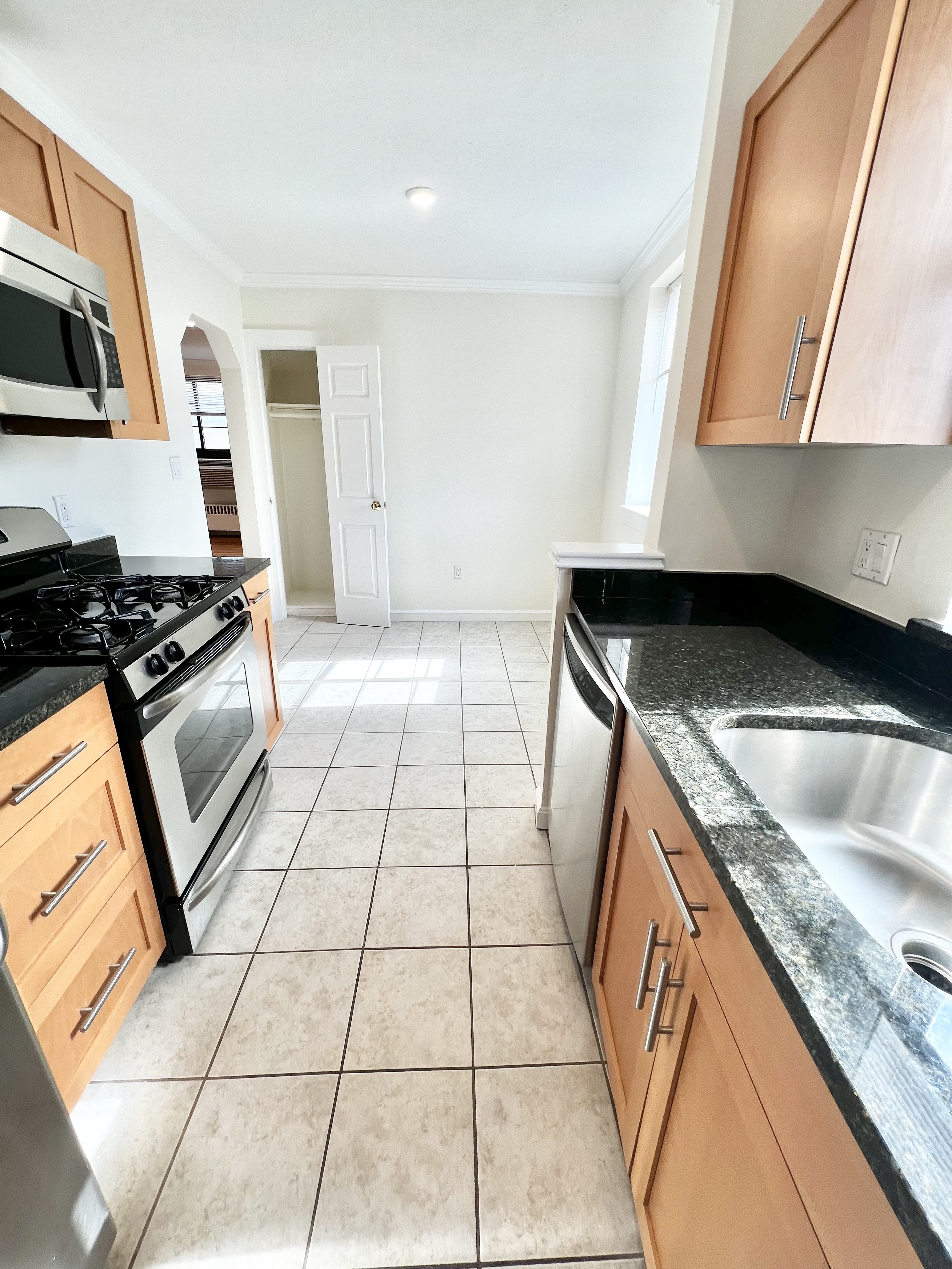 2 bed, 1 bath apartment for rent at 56 Brattle St Unit 602, Harvard Square — photo 3 of 13