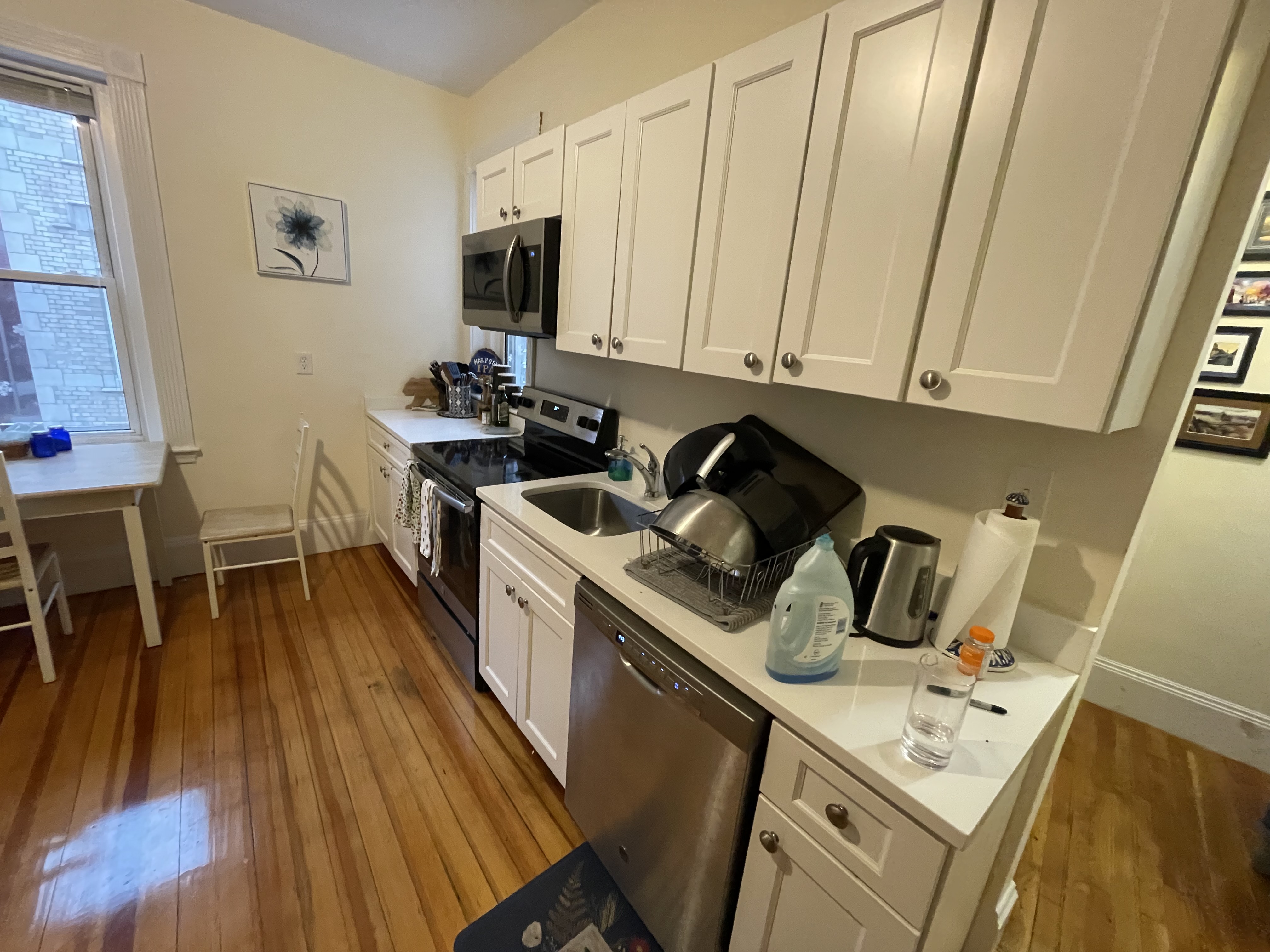 2 bed, 1 bath apartment for rent at 11 Englewood Ave Unit 6, Washington Square — photo 4 of 23