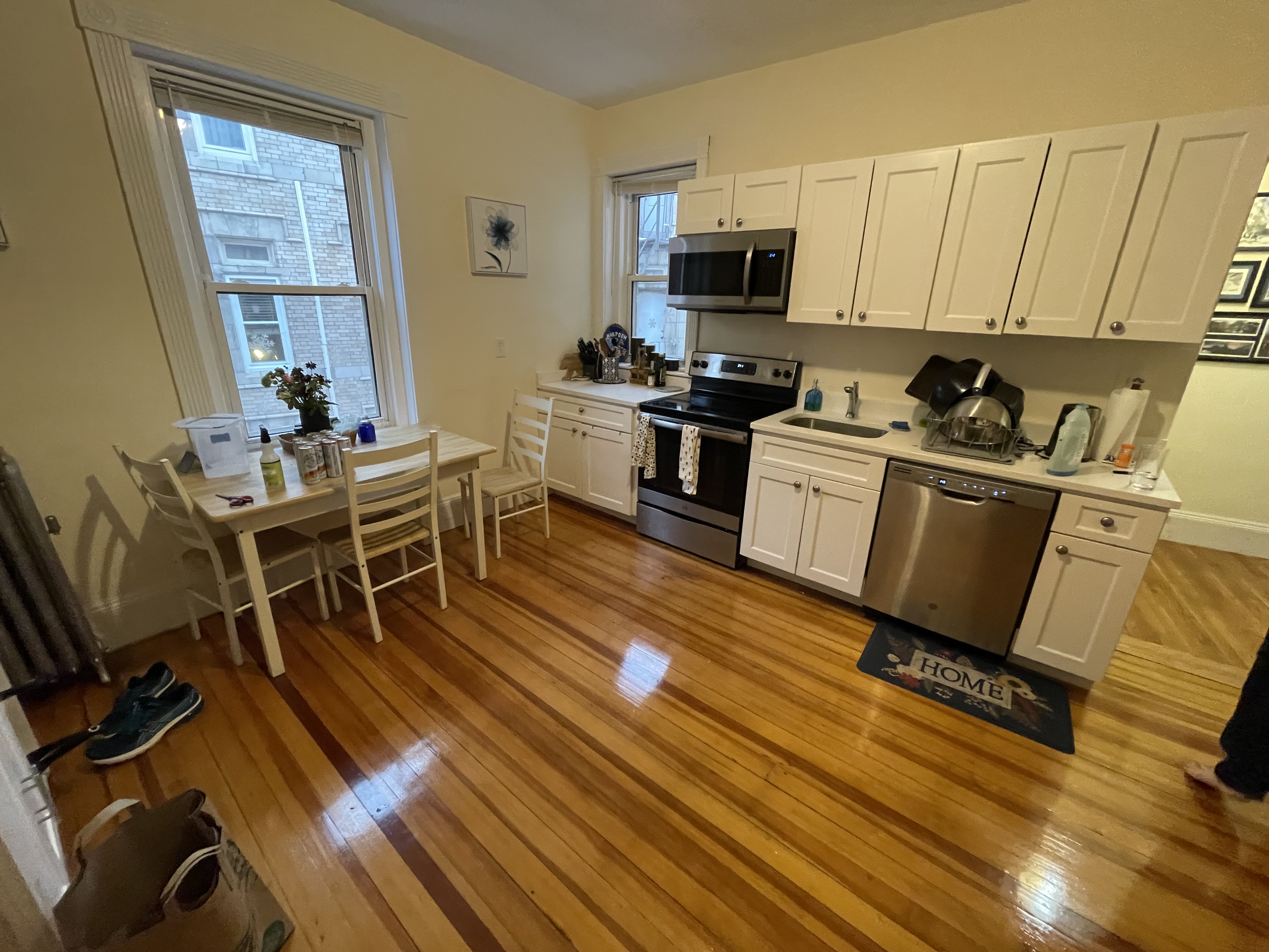 2 bed, 1 bath apartment for rent at 11 Englewood Ave Unit 6, Washington Square