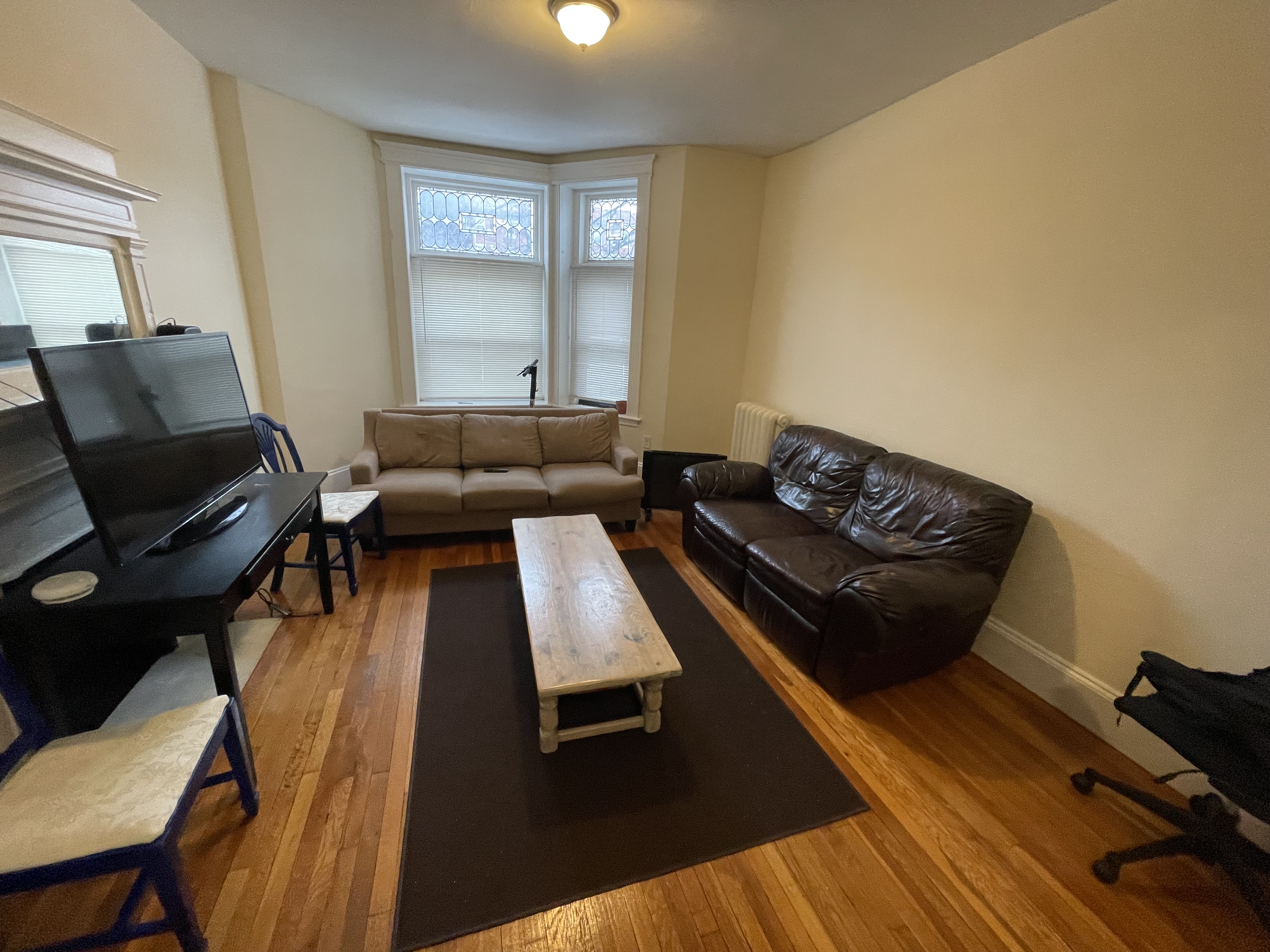 3 bed, 1 bath apartment for rent at 1318 Commonwealth Ave Unit 1, Allston — photo 4 of 19