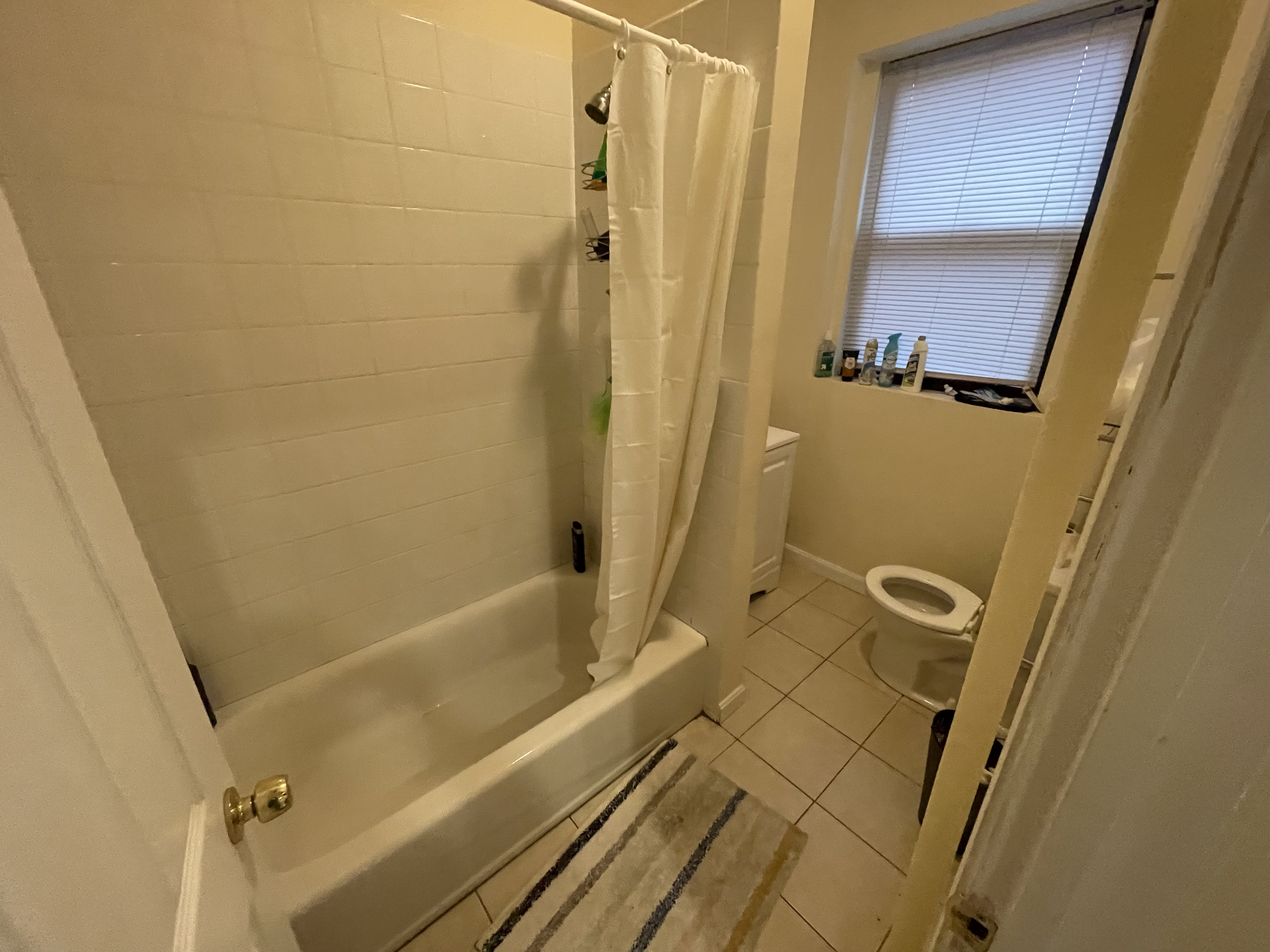 3 bed, 1 bath apartment for rent at 1318 Commonwealth Ave Unit 1, Allston — photo 8 of 19
