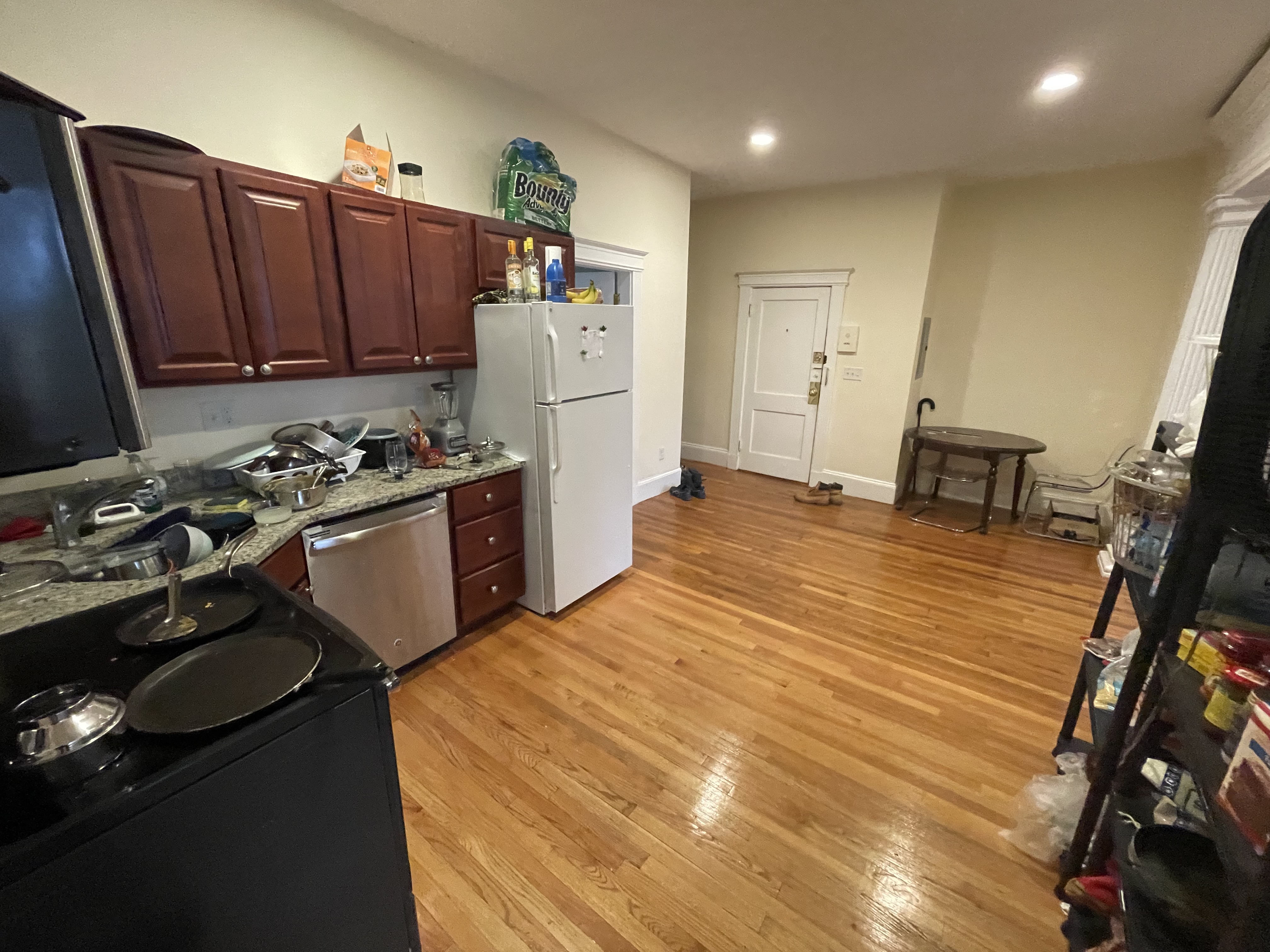 3 bed, 1 bath apartment for rent at 1318 Commonwealth Ave Unit 1, Allston — photo 9 of 19
