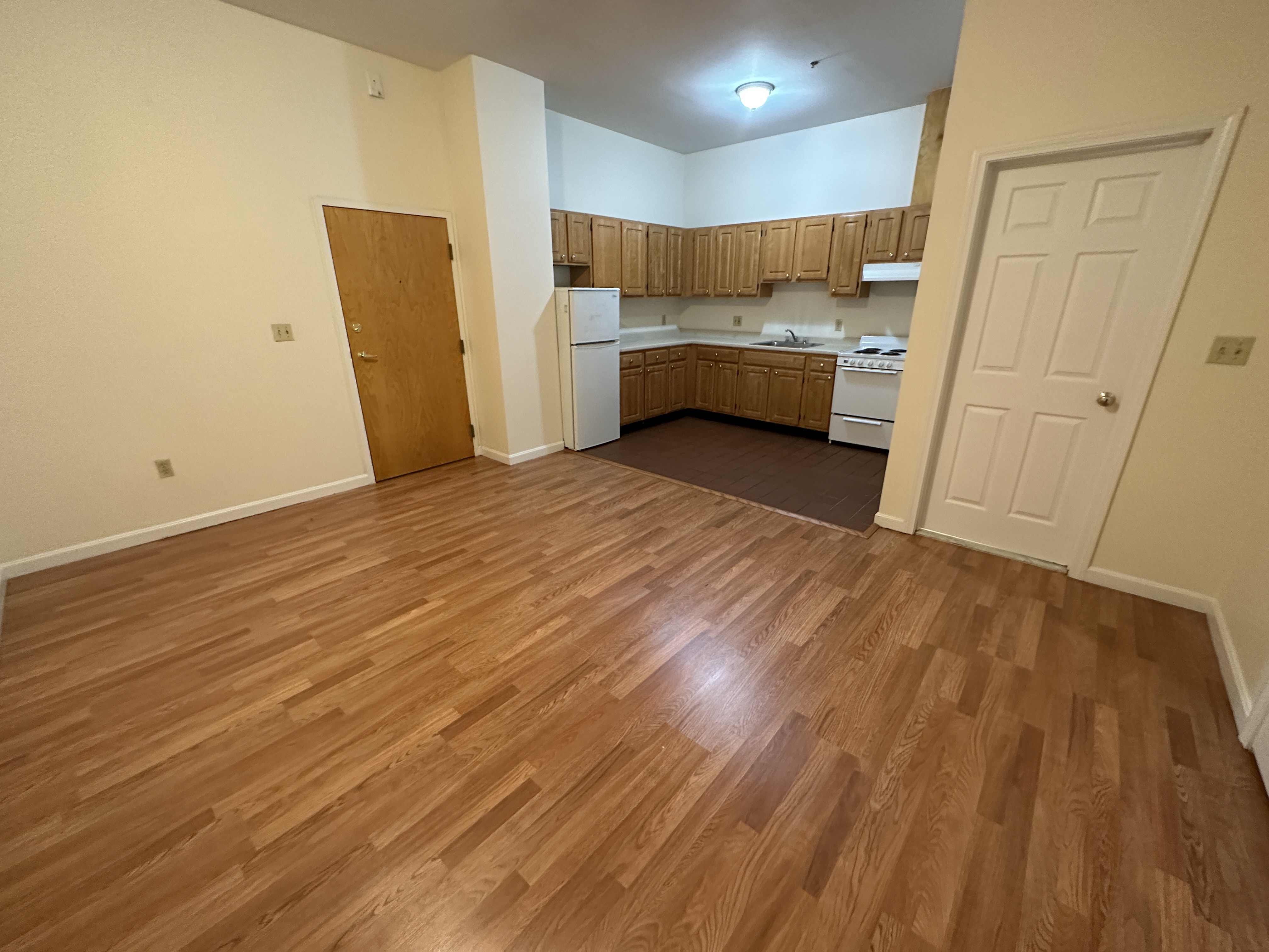 81 Essex St, Chinatown