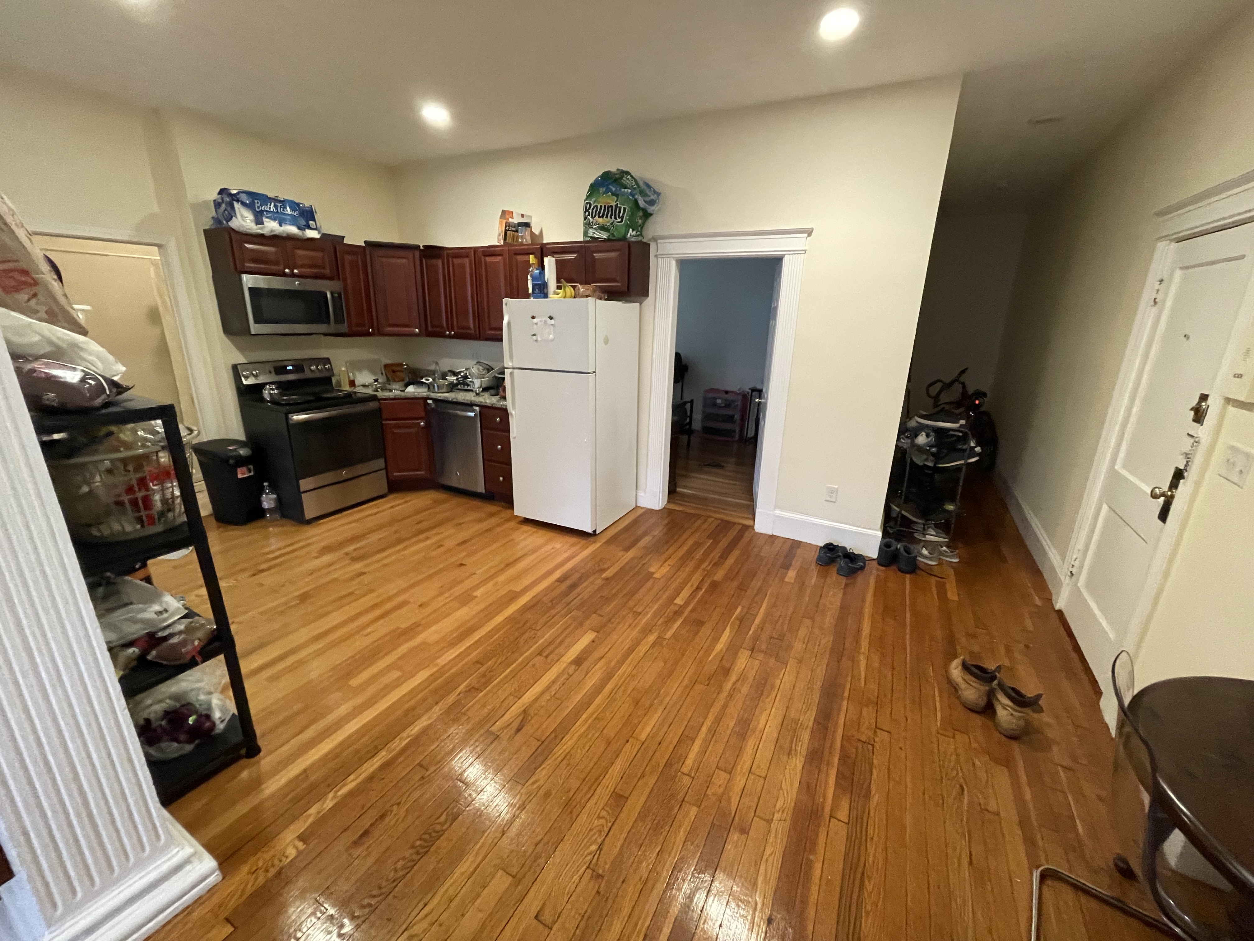 3 bed, 1 bath apartment for rent at 1318 Commonwealth Ave Unit 1, Allston — photo 14 of 19