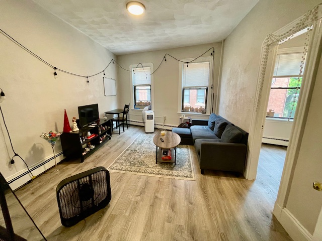 2 bed, 1 bath apartment for rent at 26-1/2 Charter St Unit 2, North End — photo 2 of 14