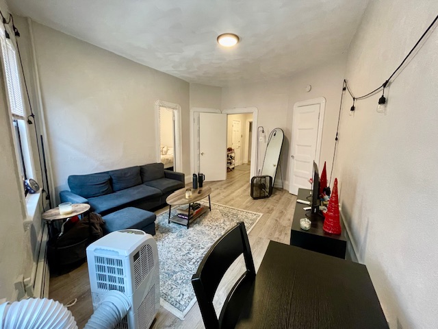 2 bed, 1 bath apartment for rent at 26-1/2 Charter St Unit 2, North End — photo 3 of 14