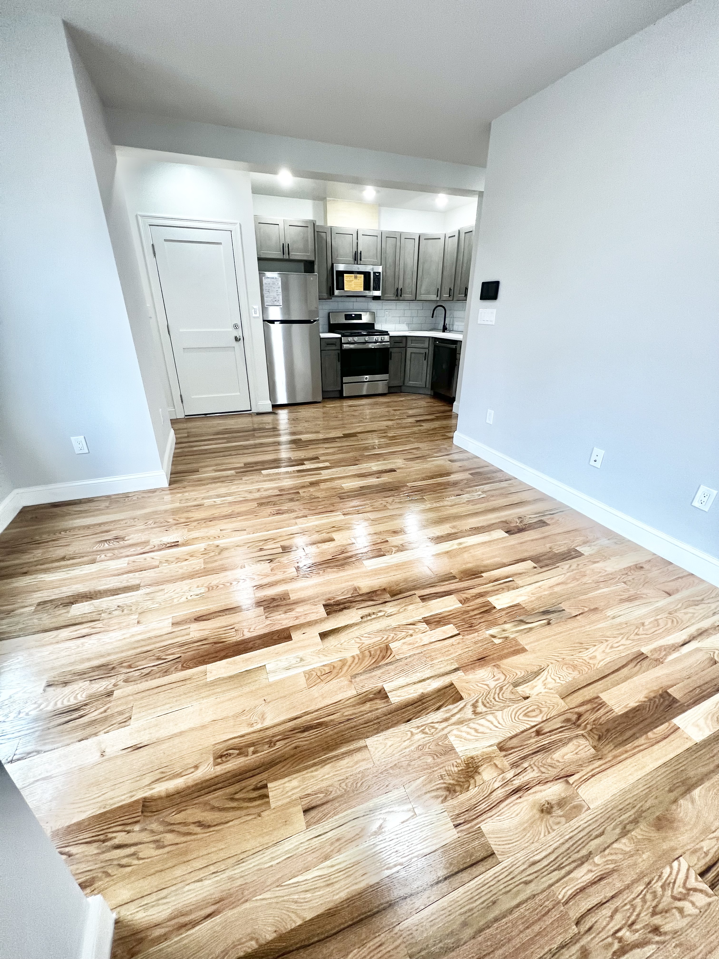 2 bed, 1 bath apartment for rent at 151 Crescent St Unit 1, Highlands — photo 2 of 18