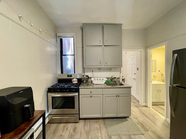2 bed, 1 bath apartment for rent at 26-1/2 Charter St Unit 2, North End — photo 12 of 14