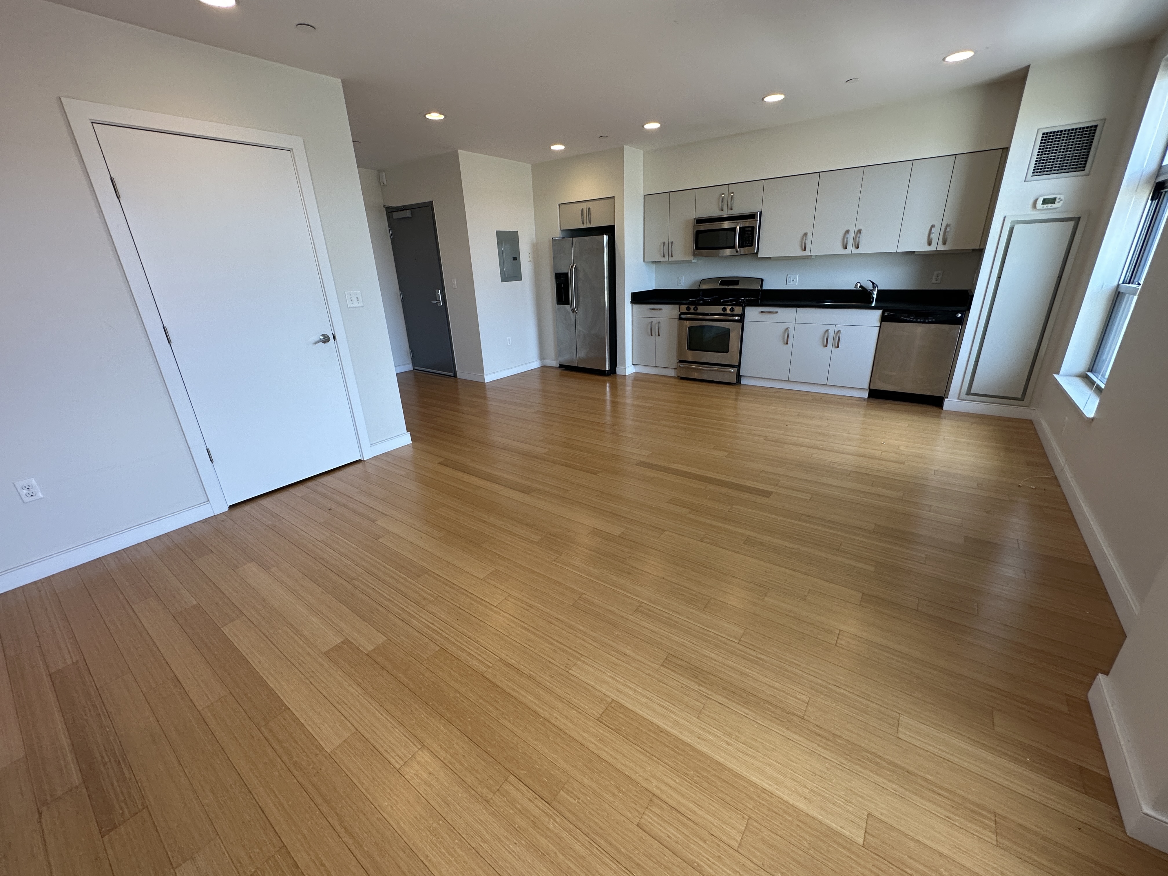 601 Albany St, South End