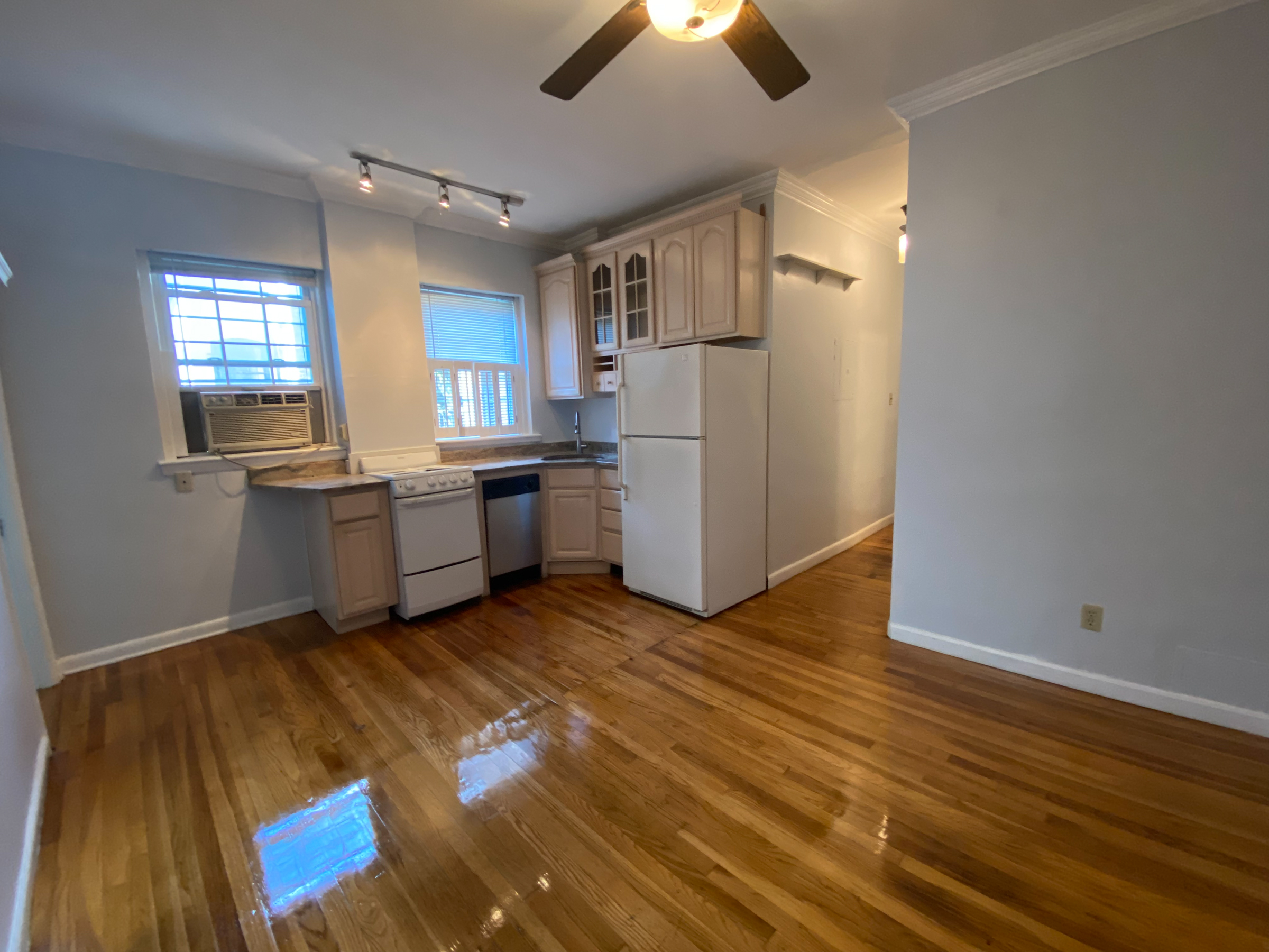2 bed, 1 bath apartment for rent at 78 Phillips St Unit 6, Beacon Hill — photo 1 of 8