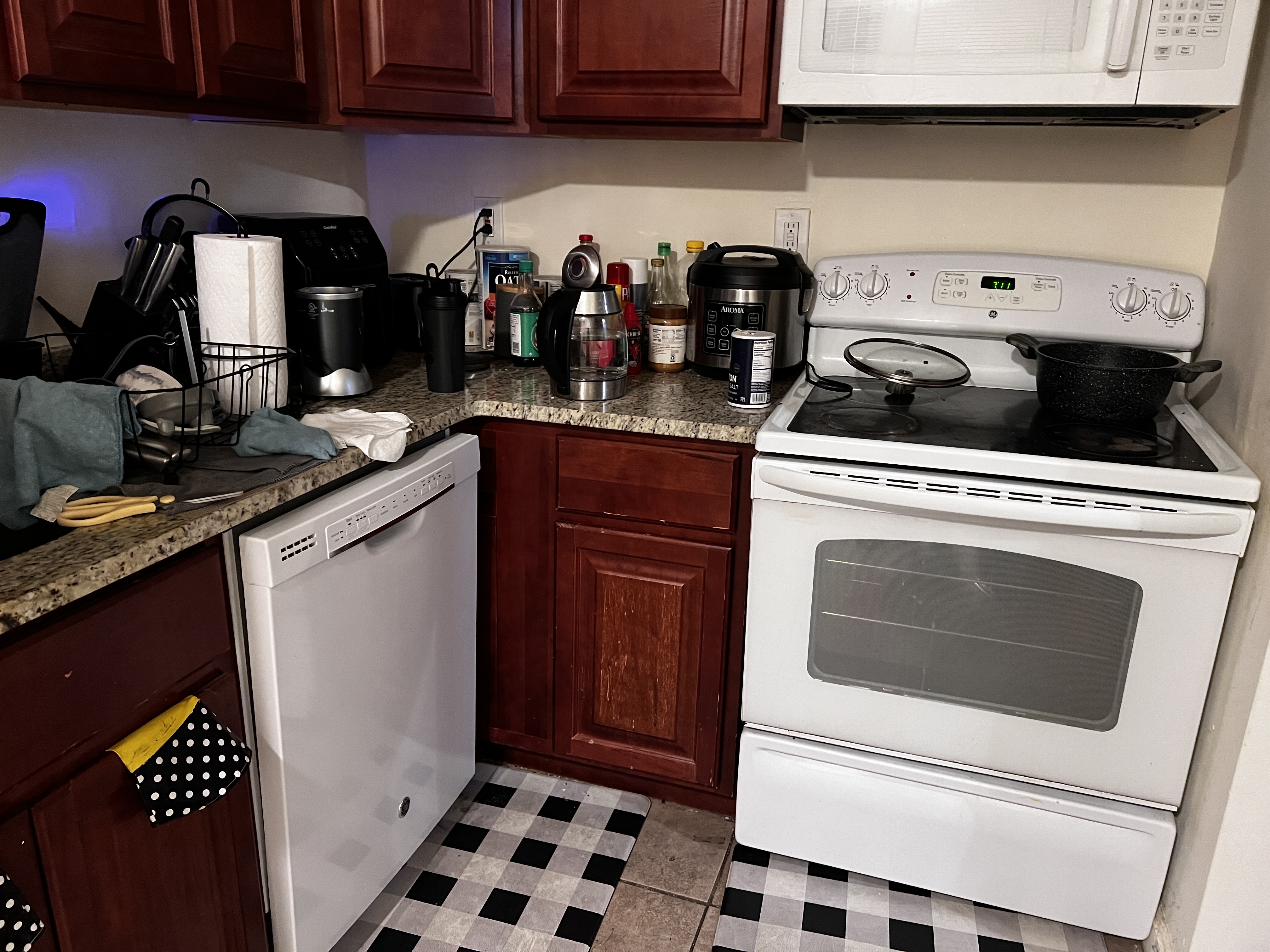 1 bed, 1 bath apartment for rent at 114 Strathmore Rd Unit 103, Brighton — photo 4 of 5