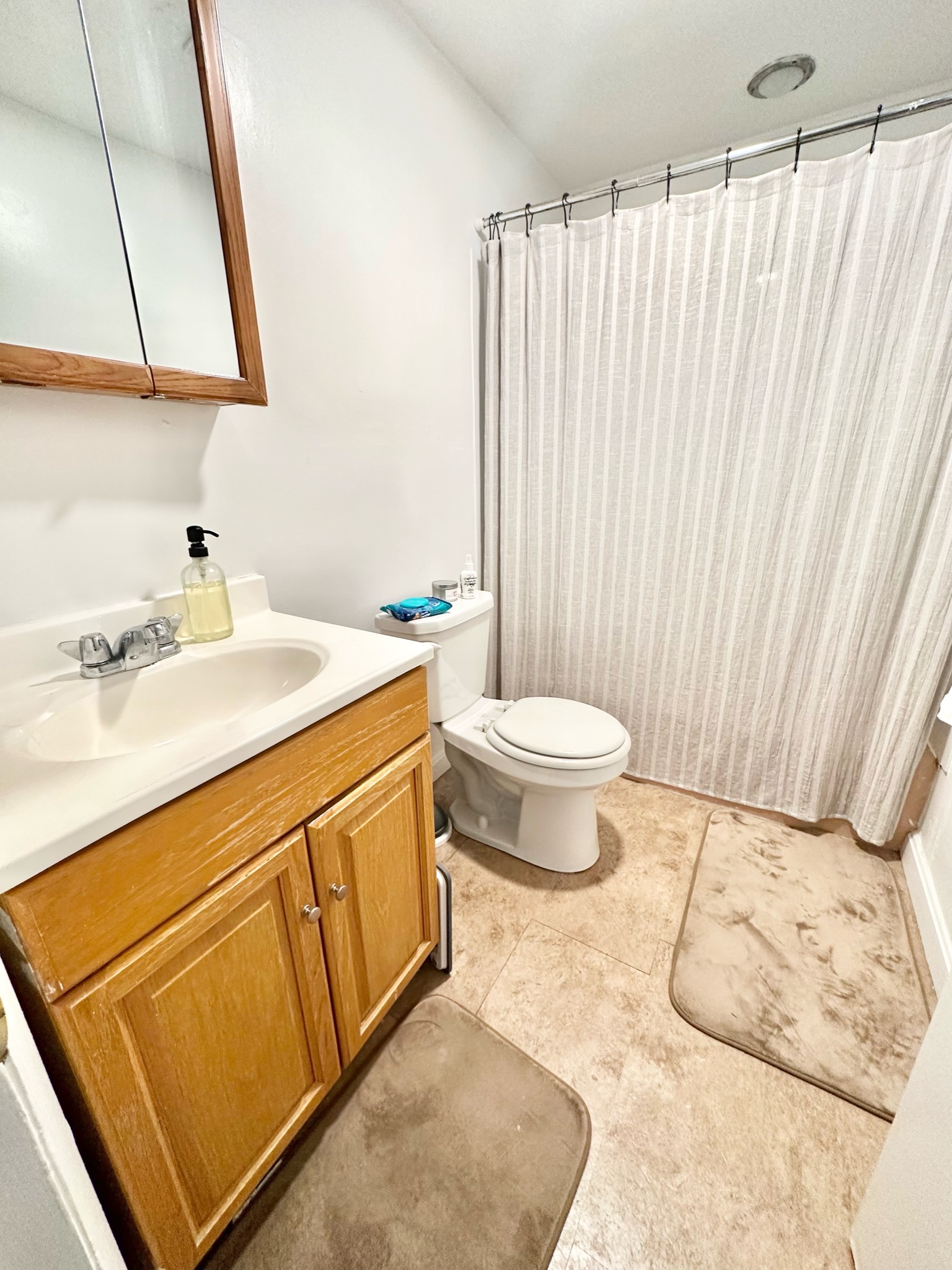 2 bed, 1 bath apartment for rent at 32 Lancaster Terr Unit 208, Coolidge Corner — photo 5 of 7