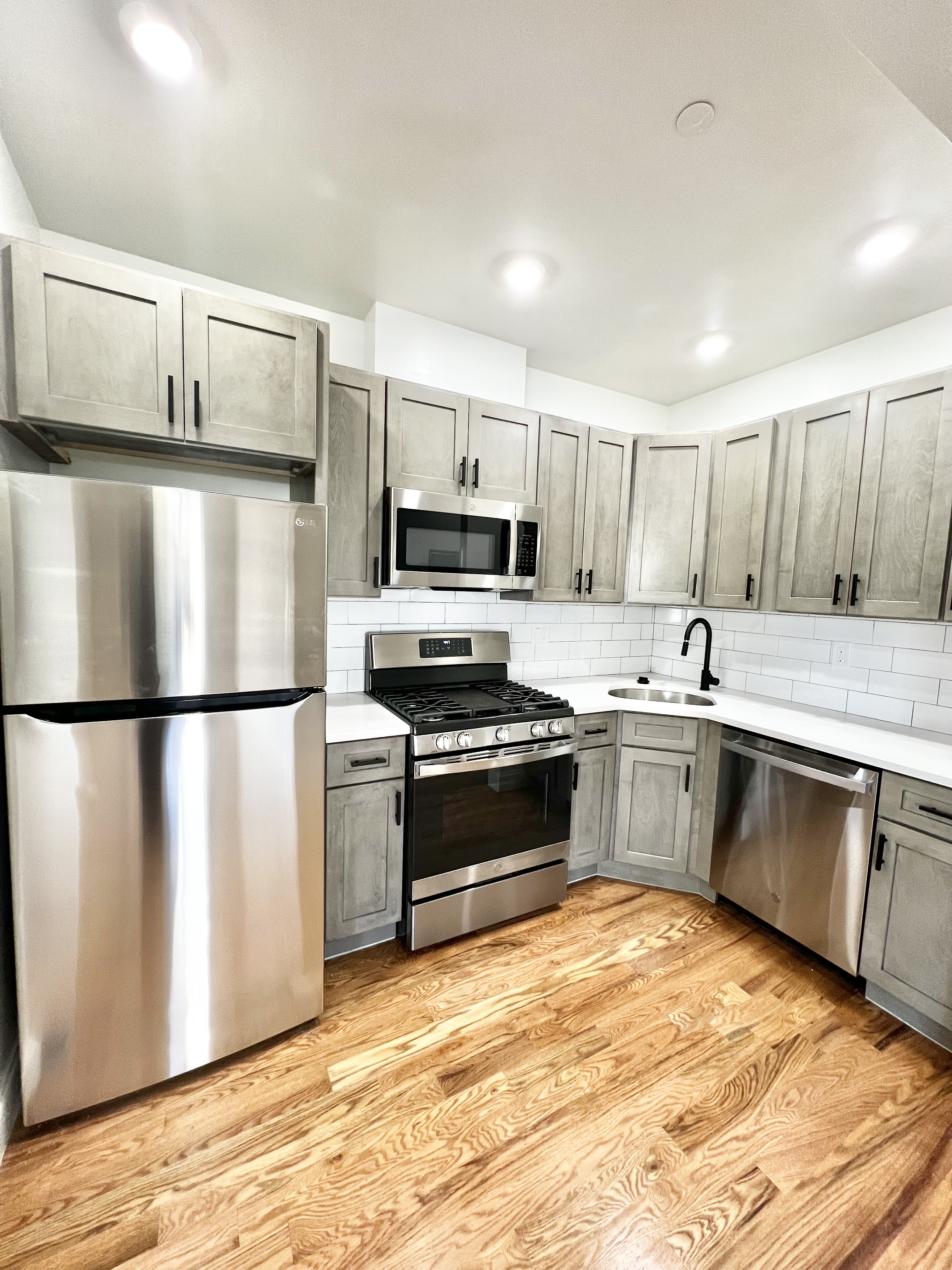 2 bed, 1 bath apartment for rent at 149 Crescent St Unit 1, Waltham — photo 1 of 19
