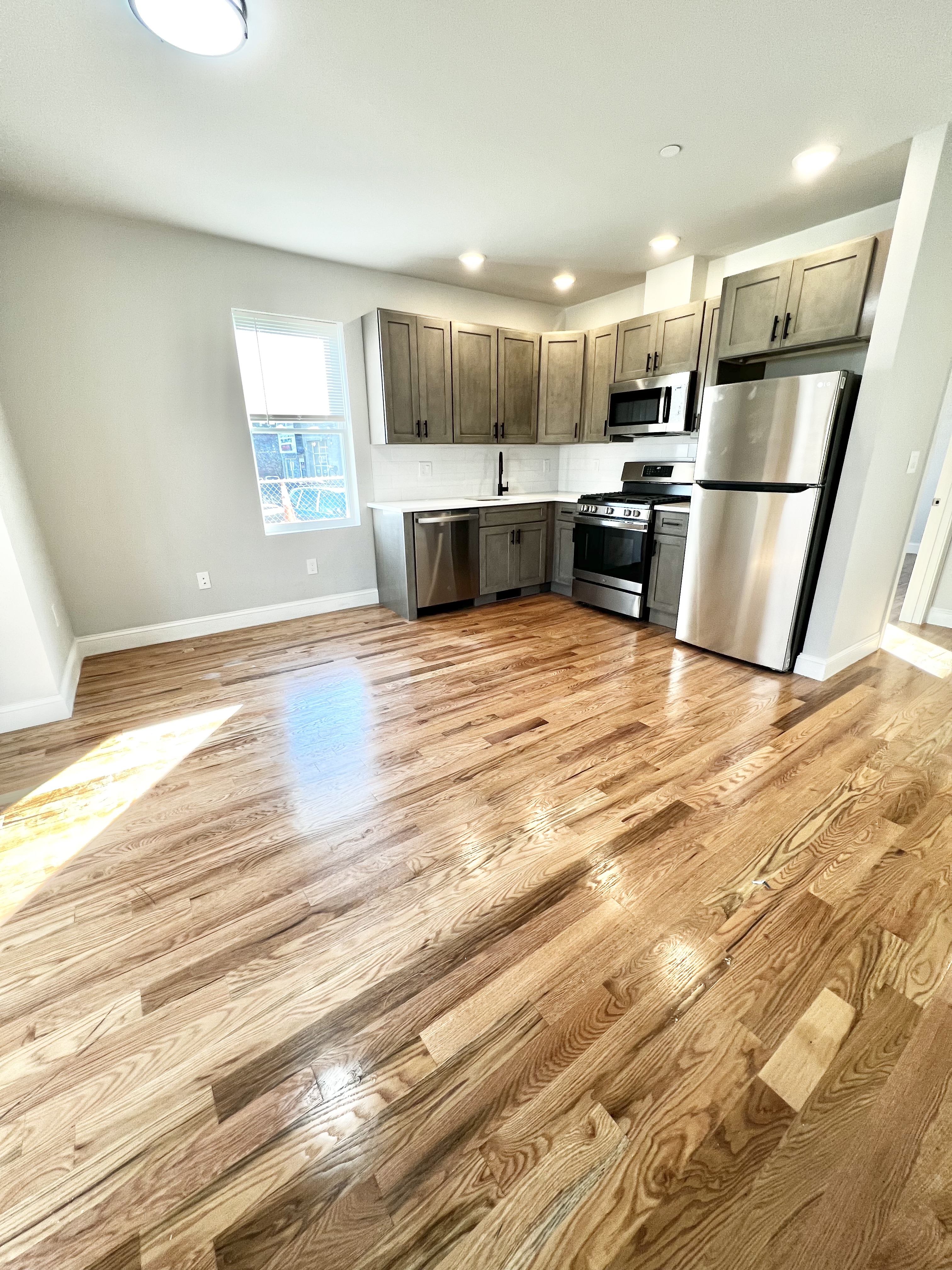 1 bed, 1 bath apartment for rent at 149 Crescent St Unit 2, Waltham — photo 2 of 8