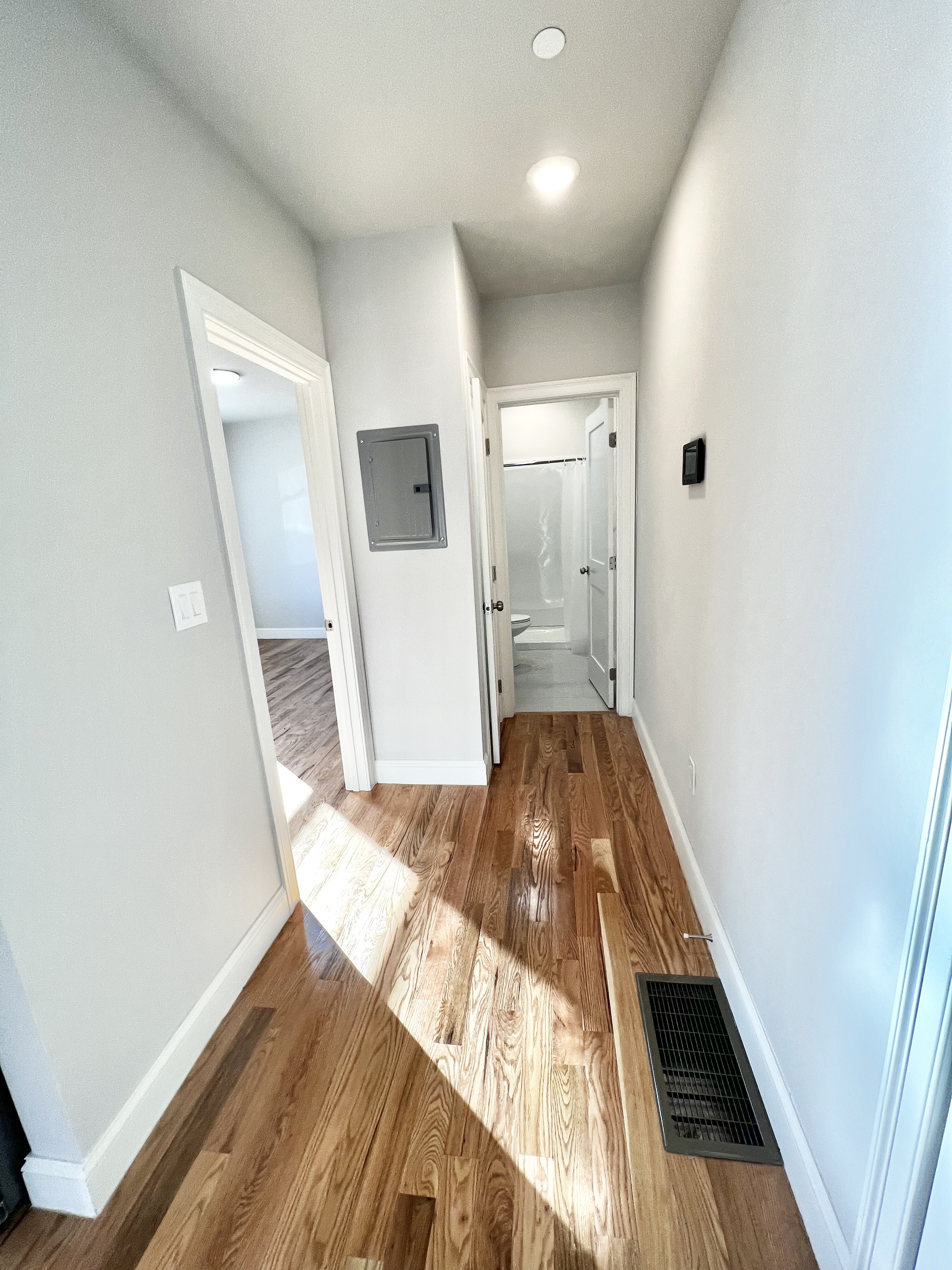 1 bed, 1 bath apartment for rent at 149 Crescent St Unit 2, Waltham — photo 7 of 8