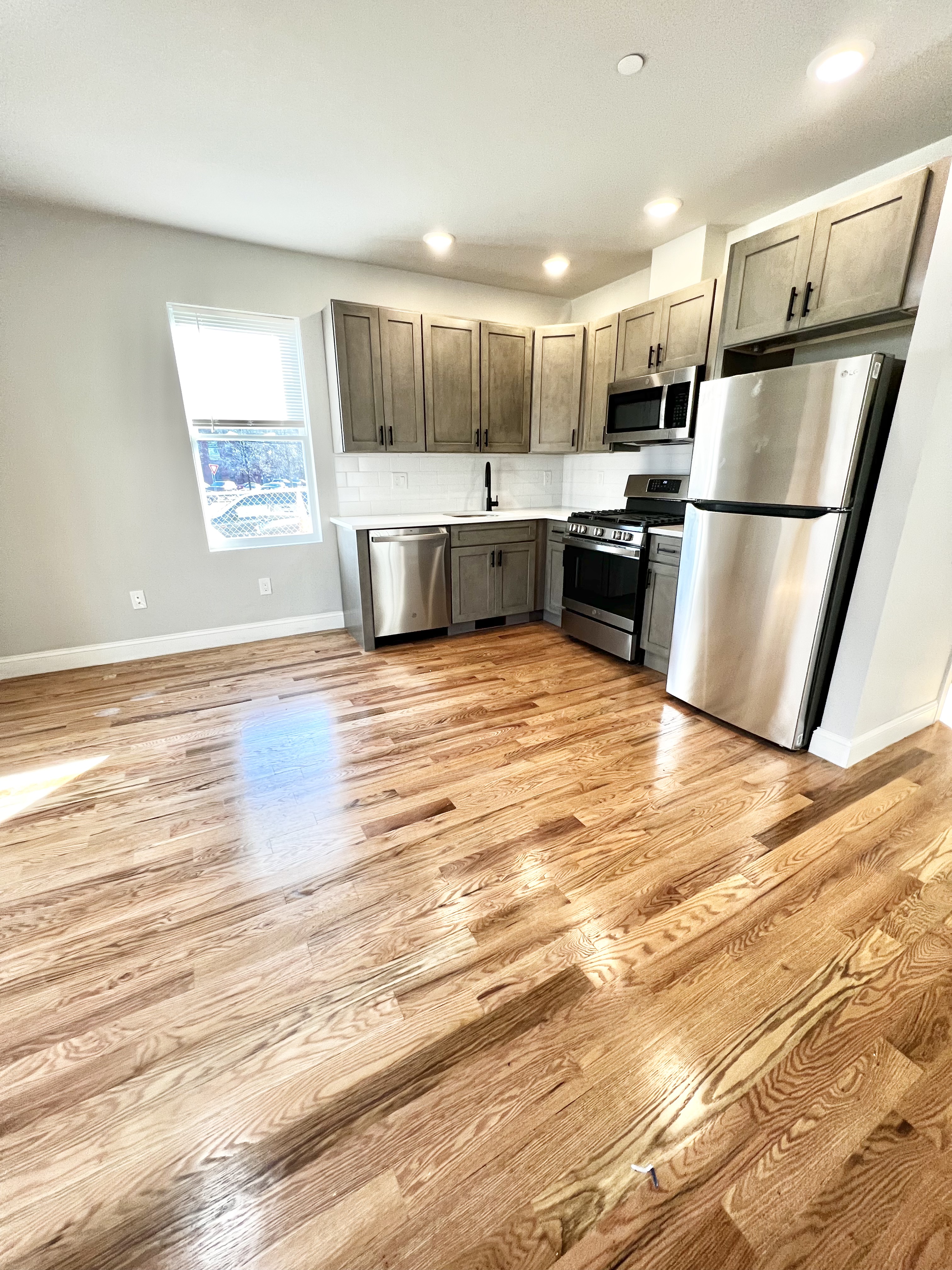 1 bed, 1 bath apartment for rent at 149 Crescent St Unit 2, Waltham — photo 6 of 8